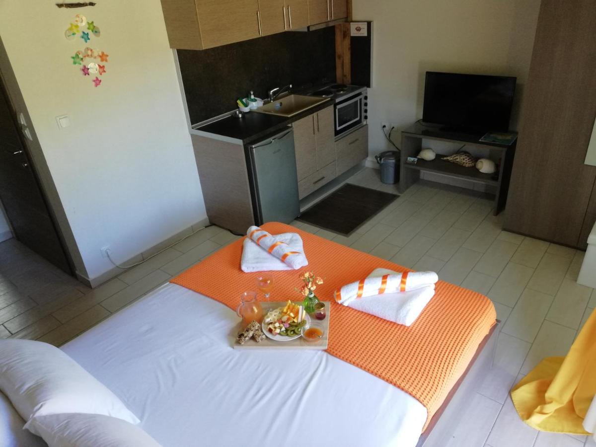 Deluxe Double Room (2 Adults + 1 Child) - Photo 3