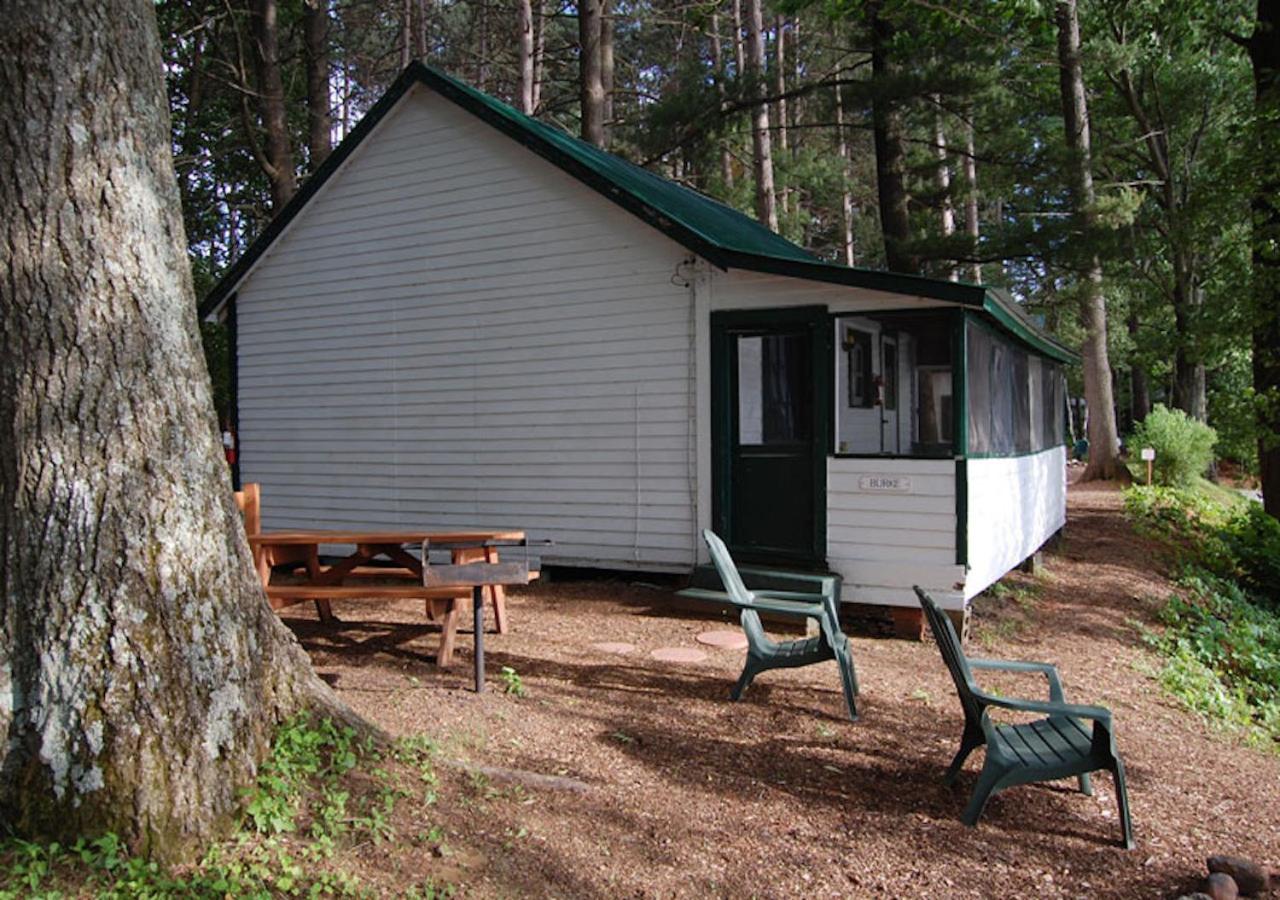 Two-Bedroom Cottage photo 3