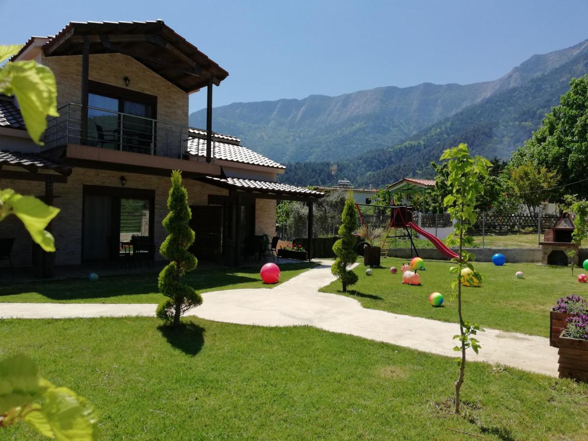 Deluxe Double Room (2 Adults + 1 Child) - Photo 7