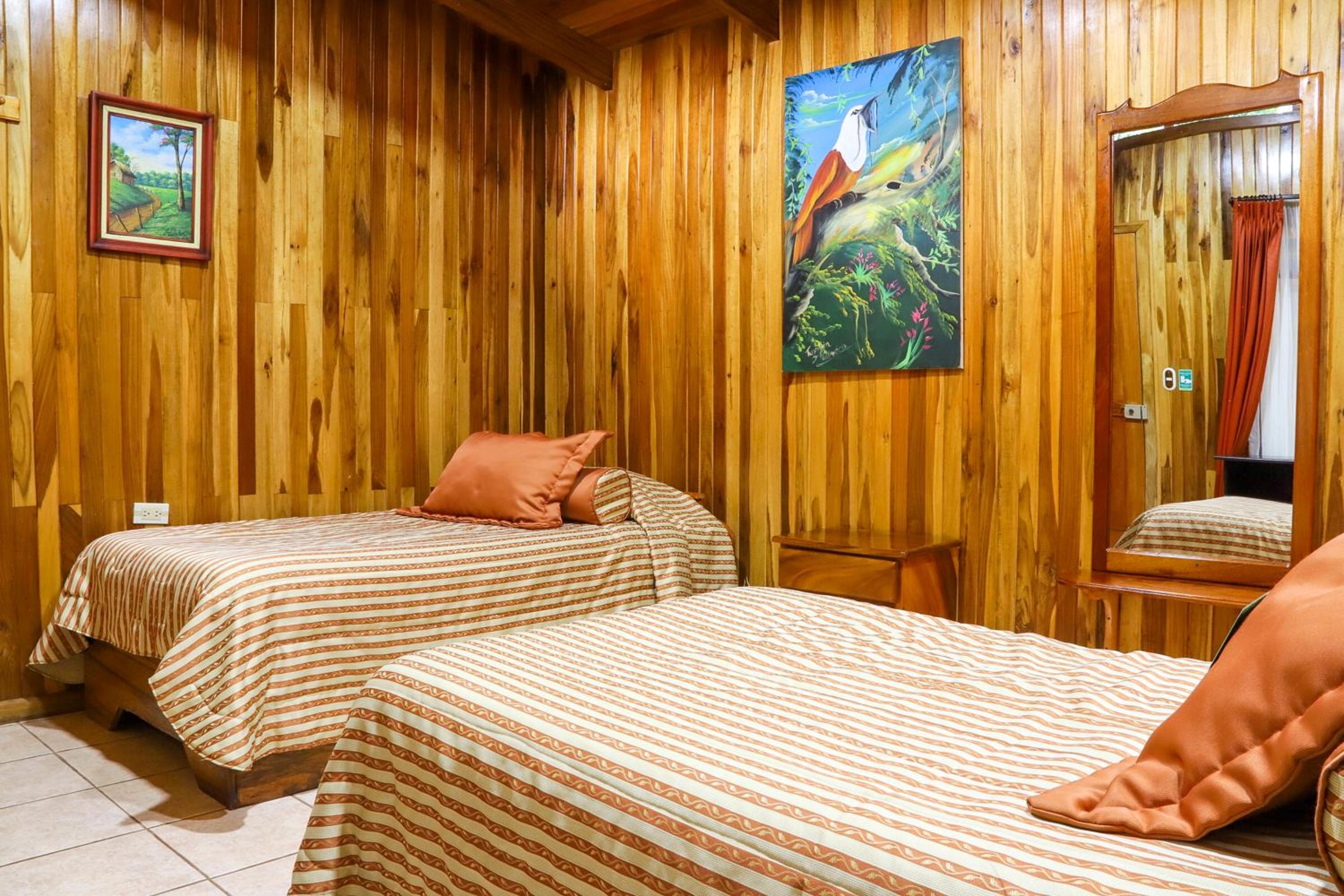 Deluxe Three-Bedroom Cottage