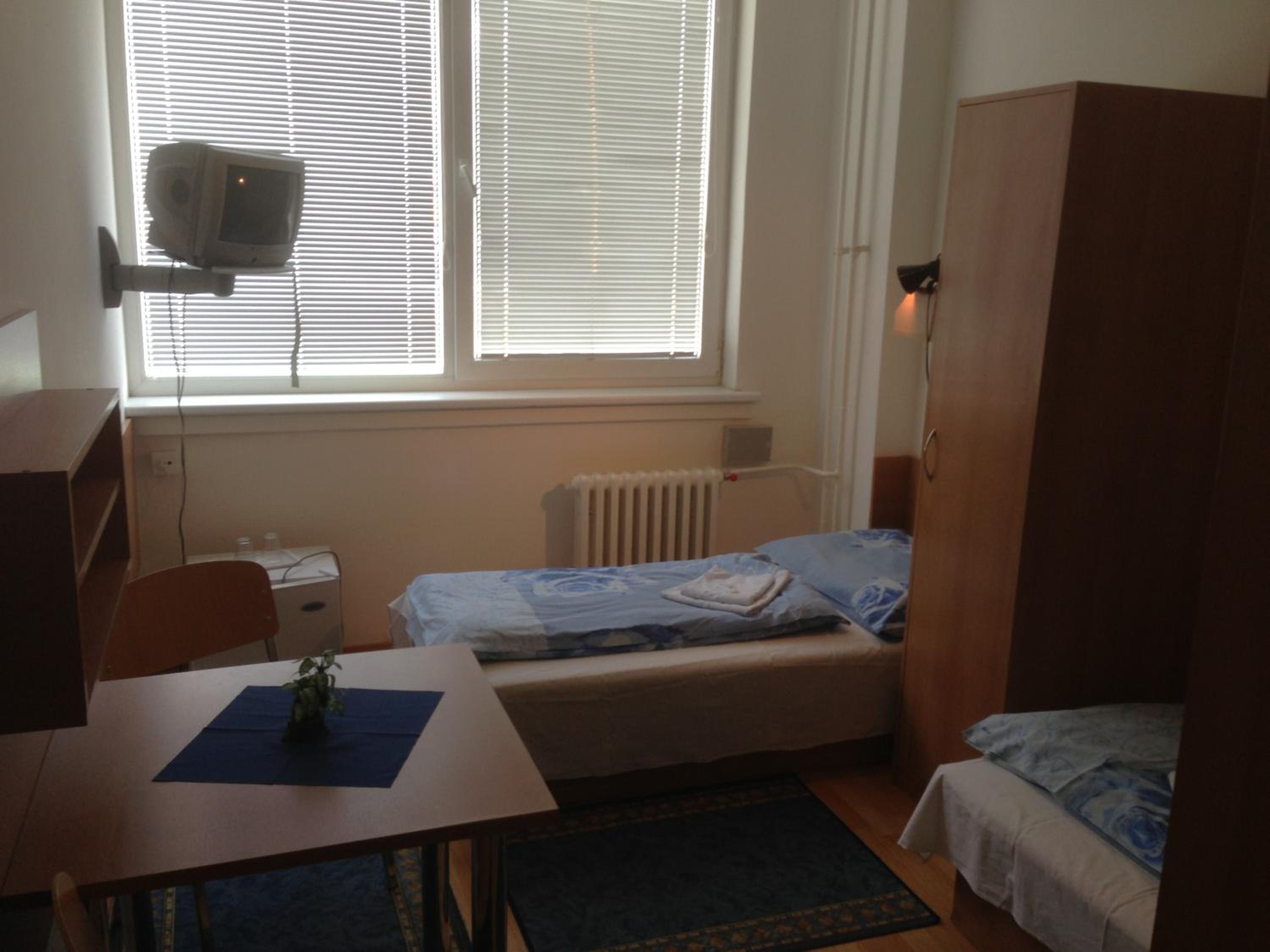 Twin Room - Photo 1