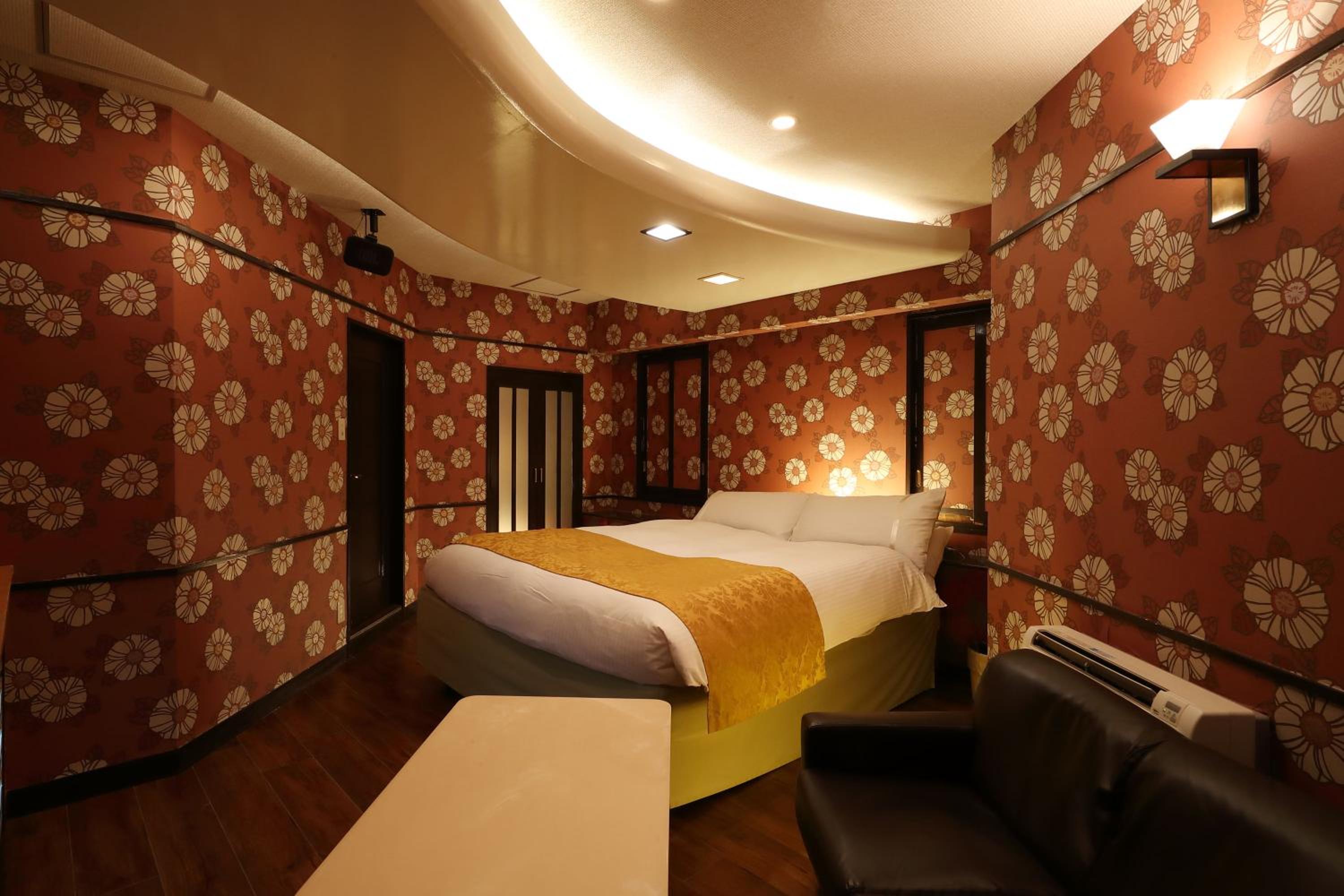 Double Room - Photo 15