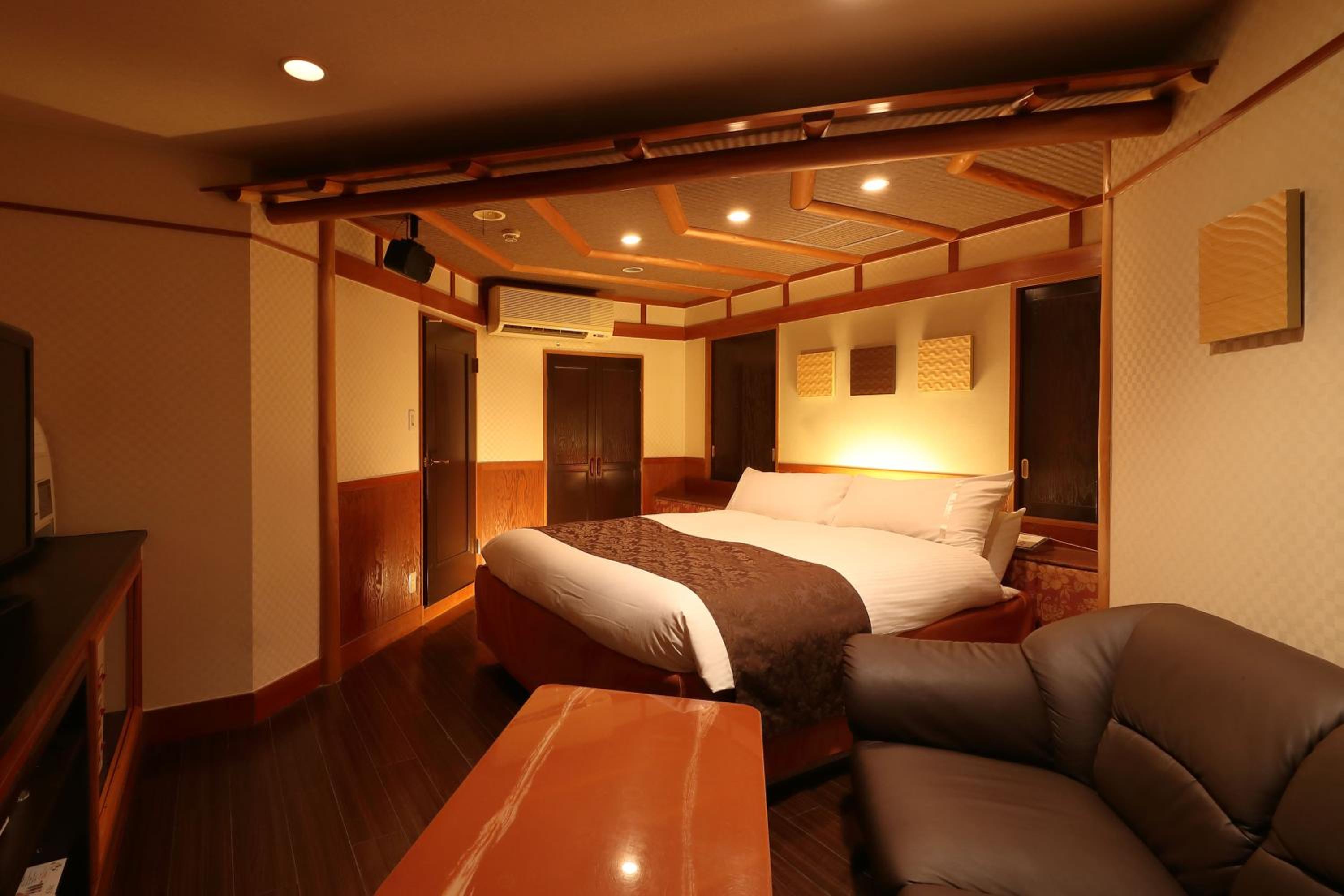 Double Room - Photo 6