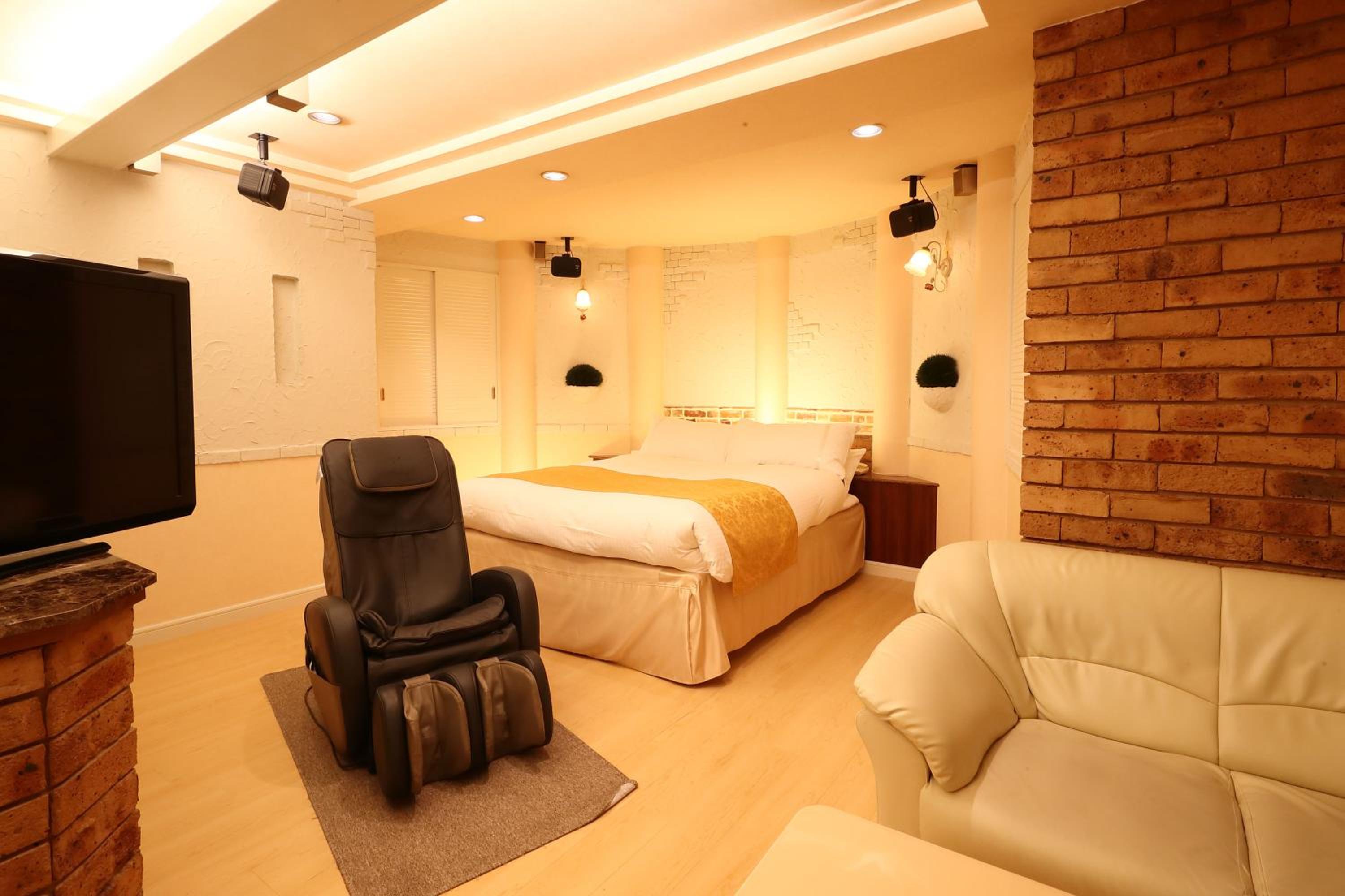 Double Room - Photo 5