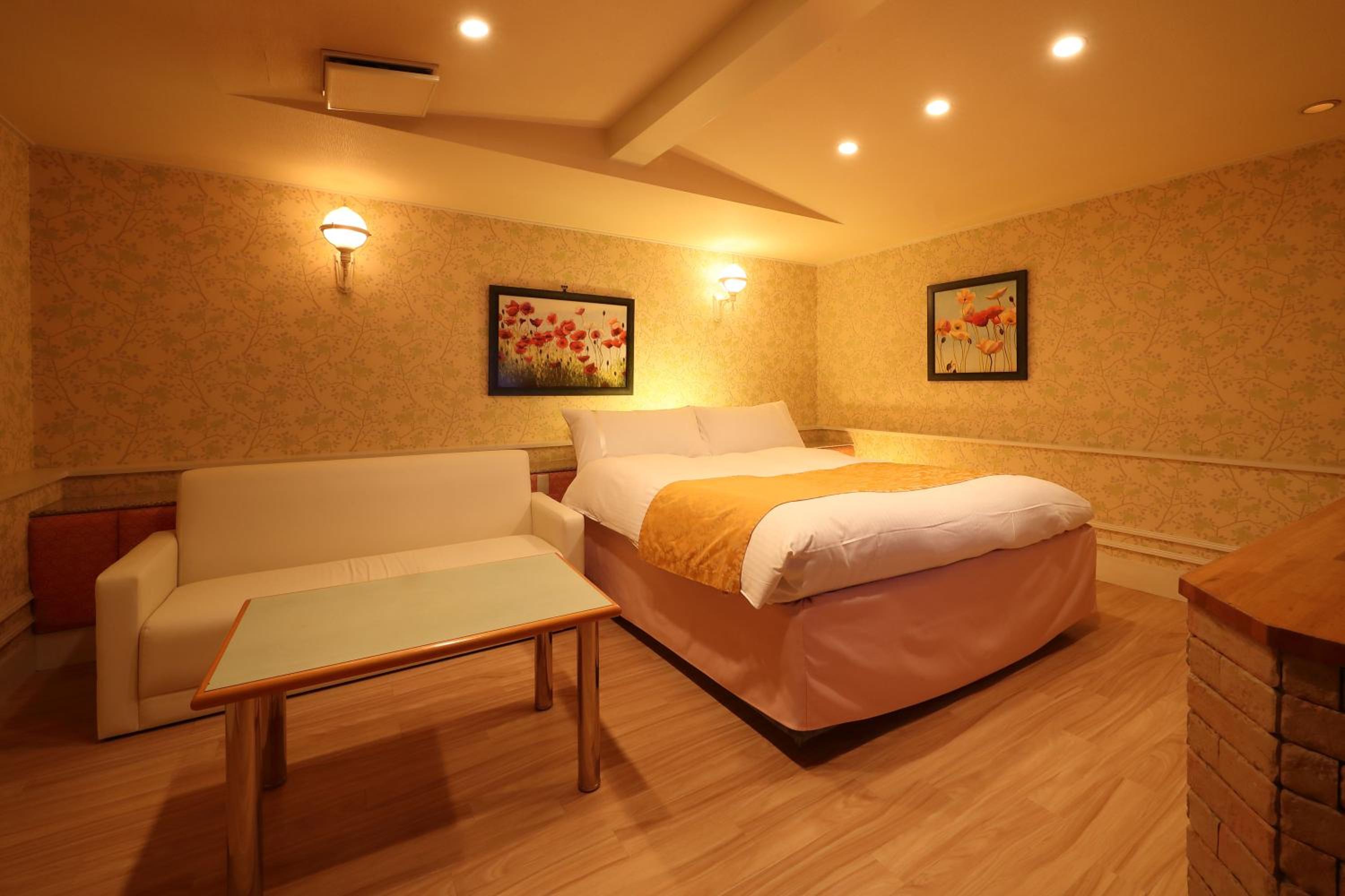 Double Room - Photo 3