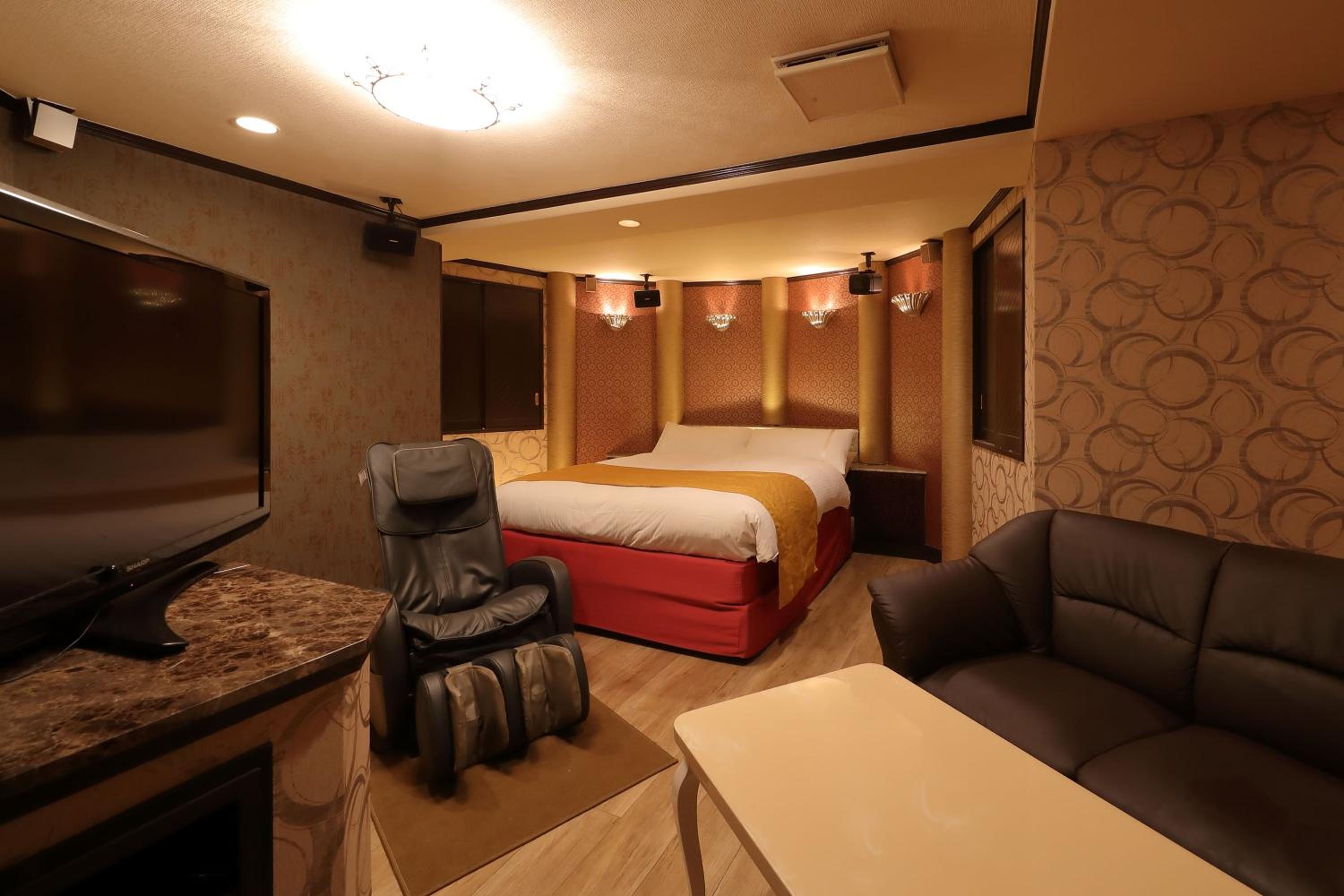 Double Room - Photo 16