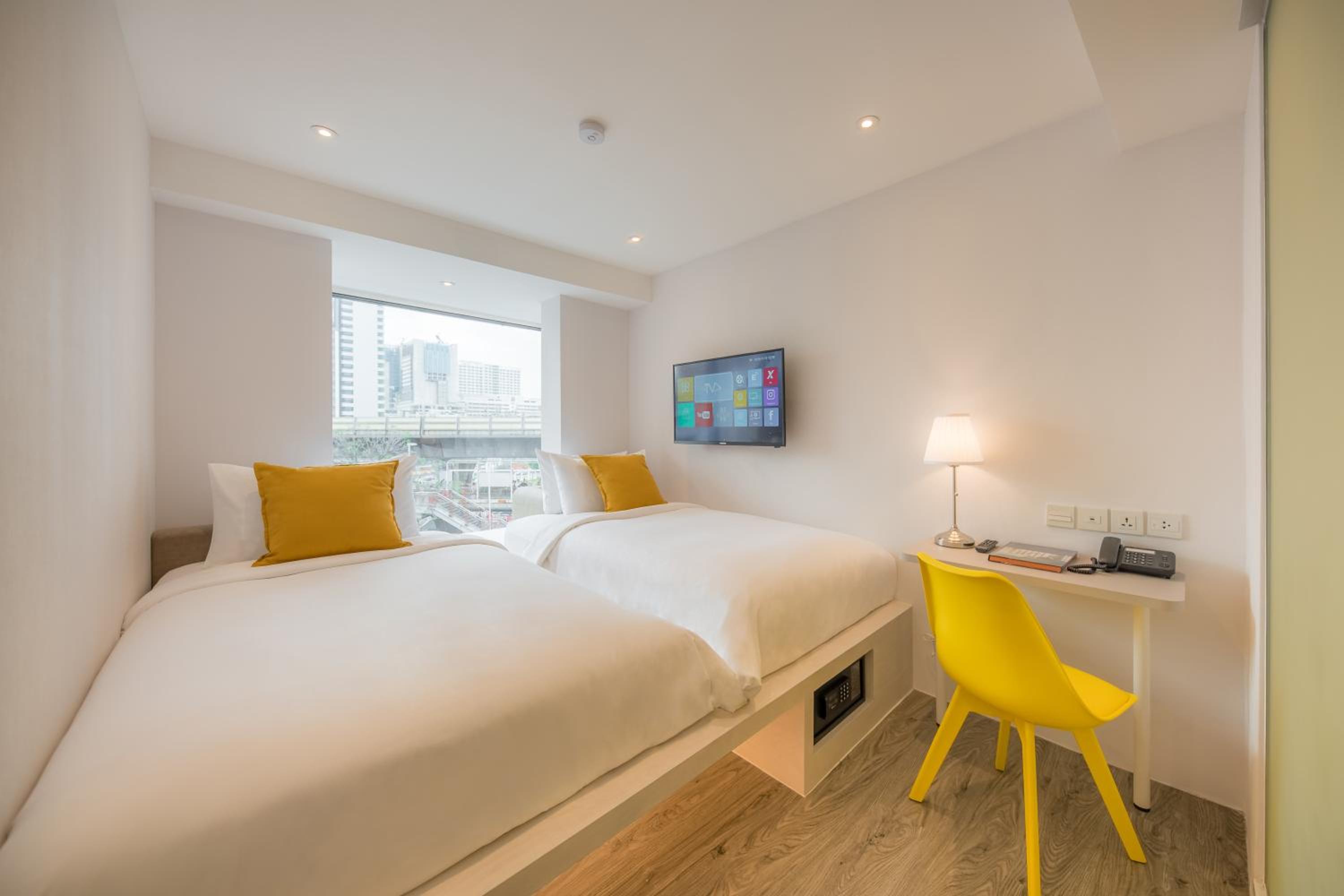 Twin Room with City View photo 1