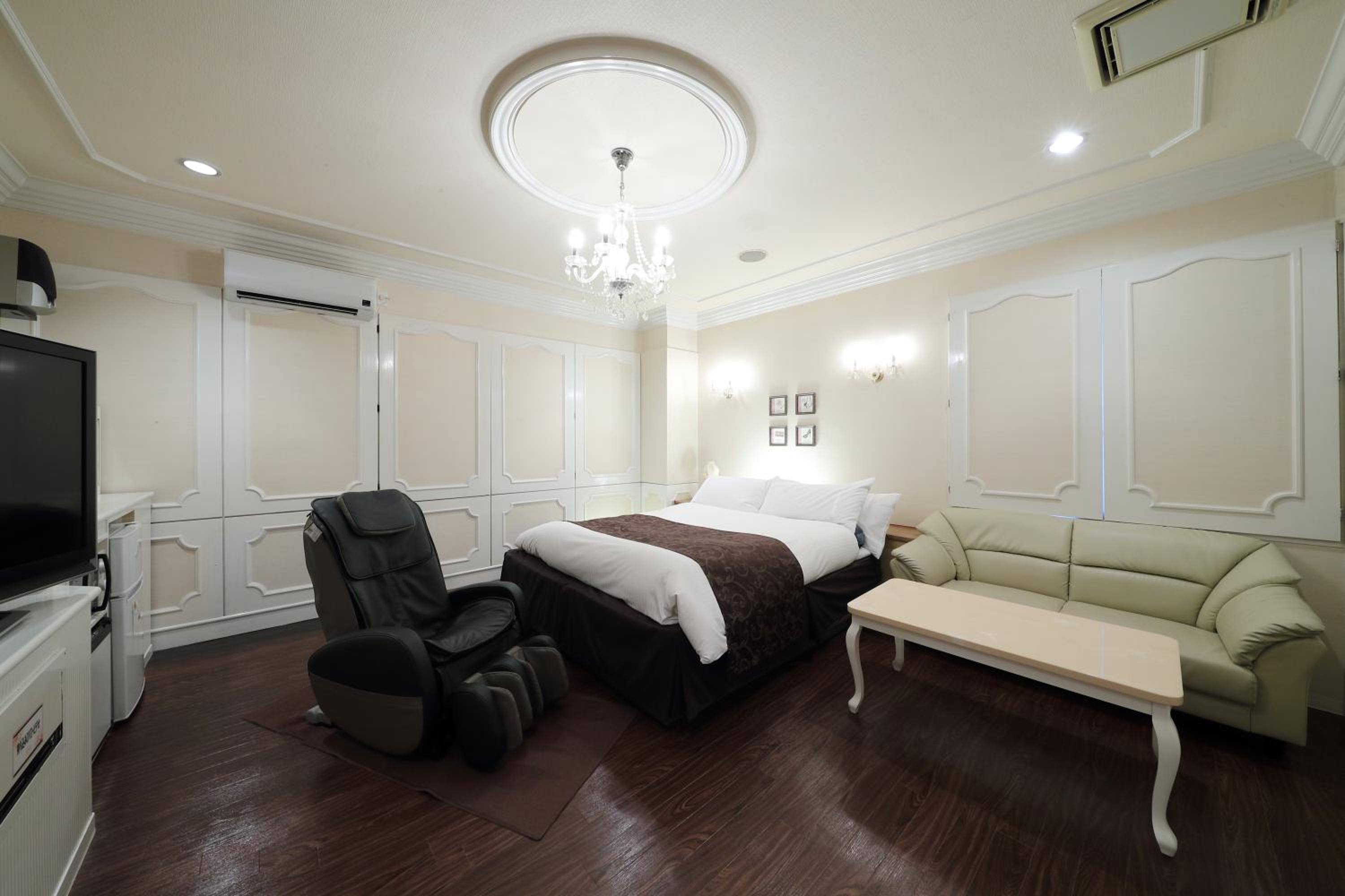 Standard King Room - Photo 3