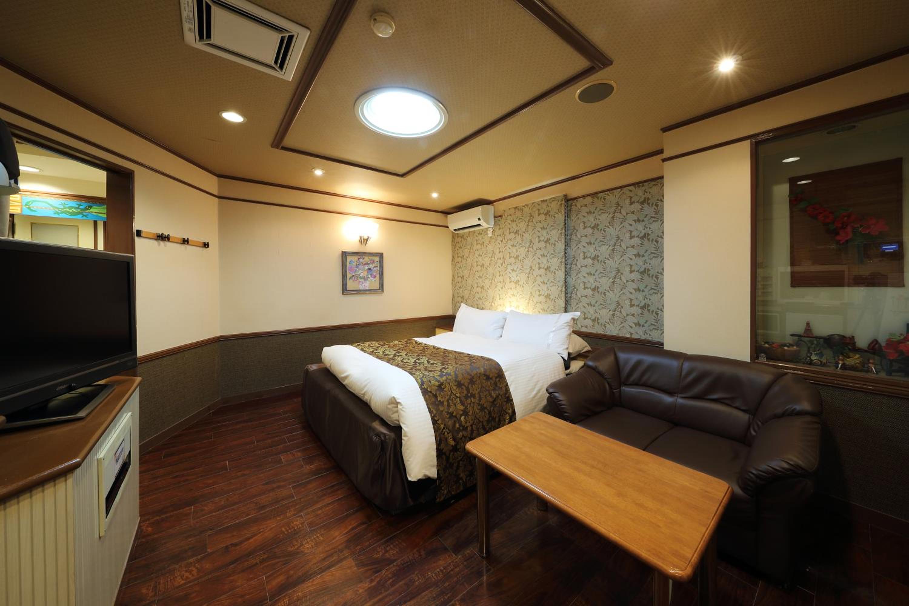 Standard King Room - Photo 5