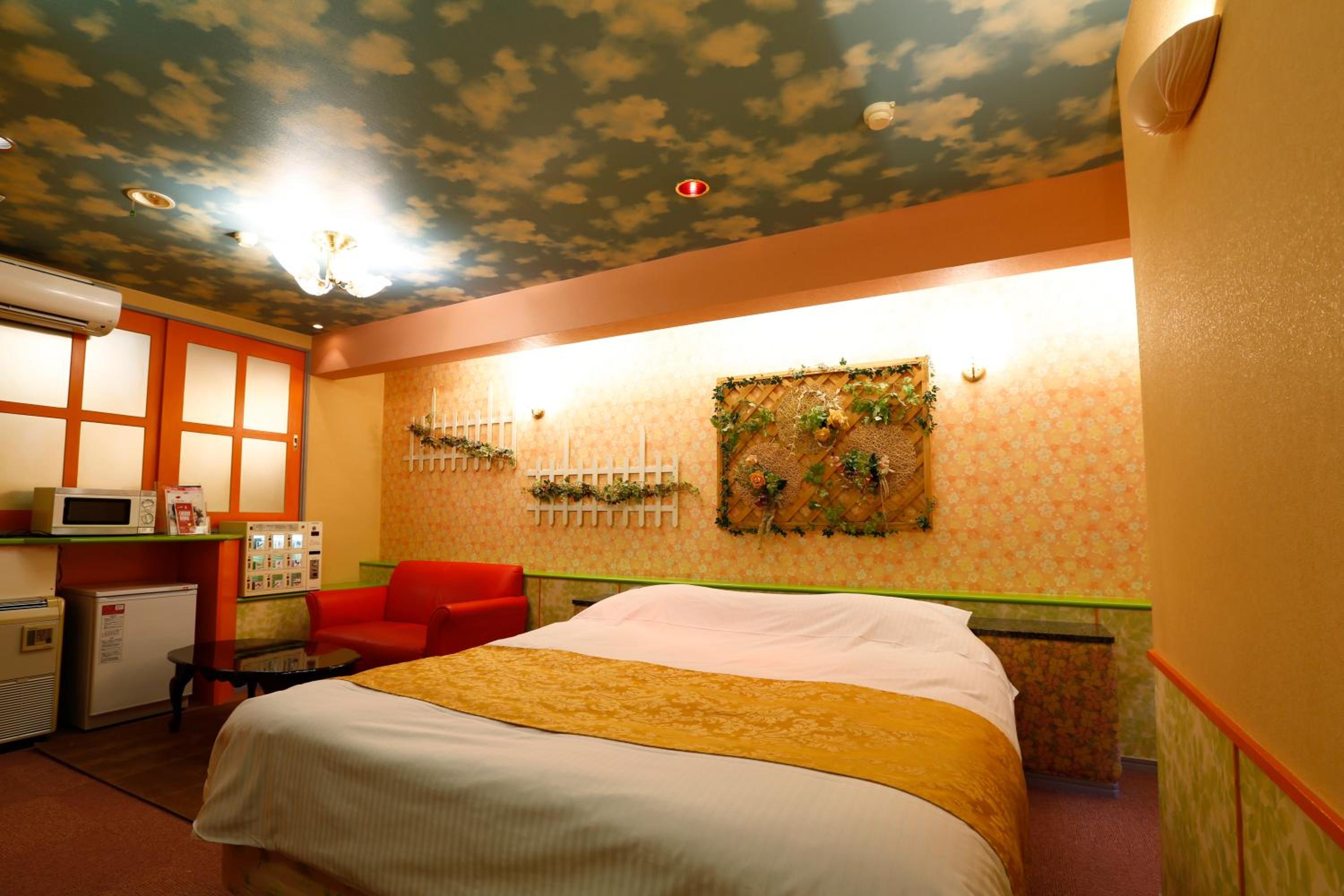 Standard Double Room - Photo 17