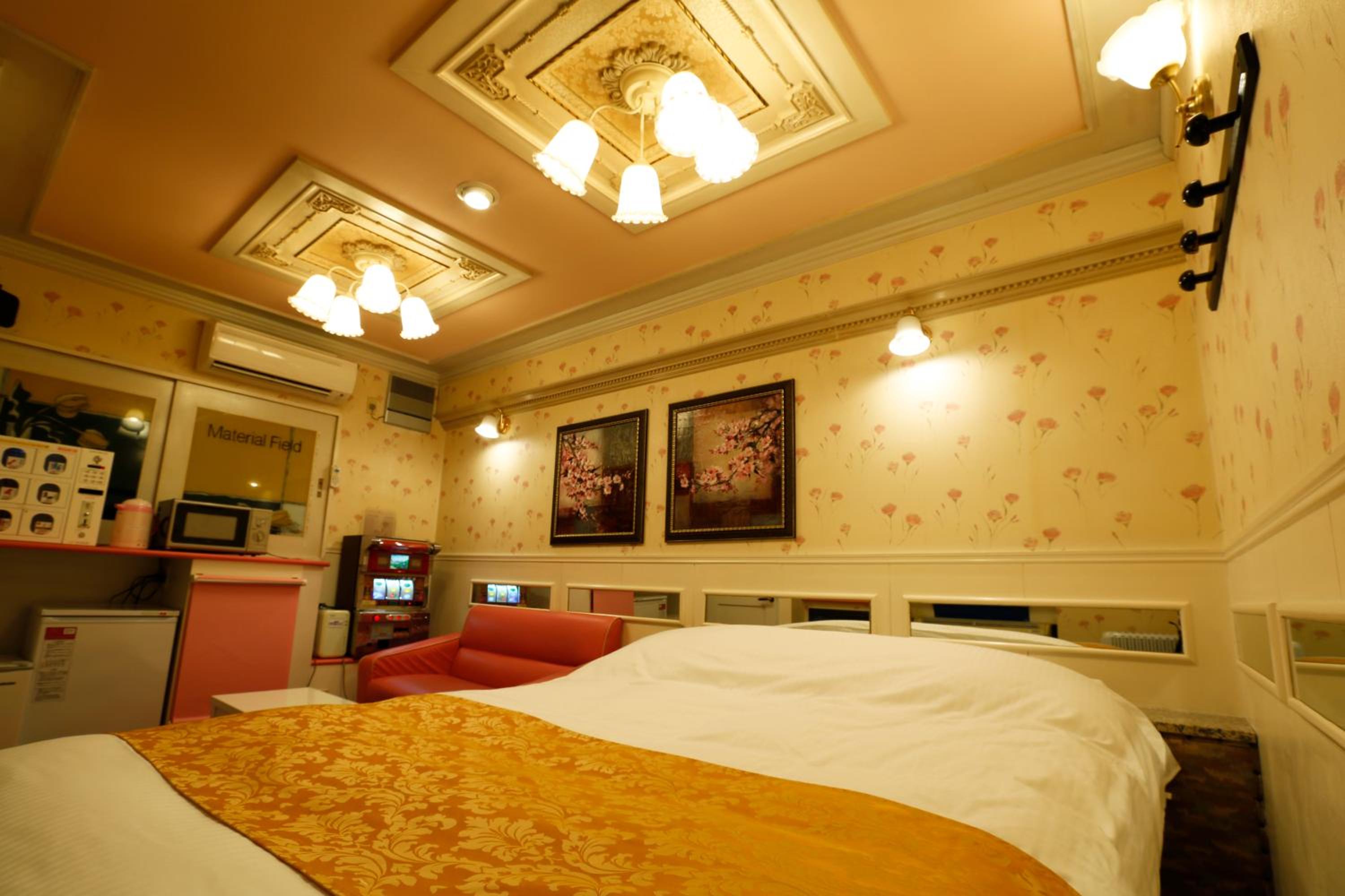 Standard Double Room - Photo 11