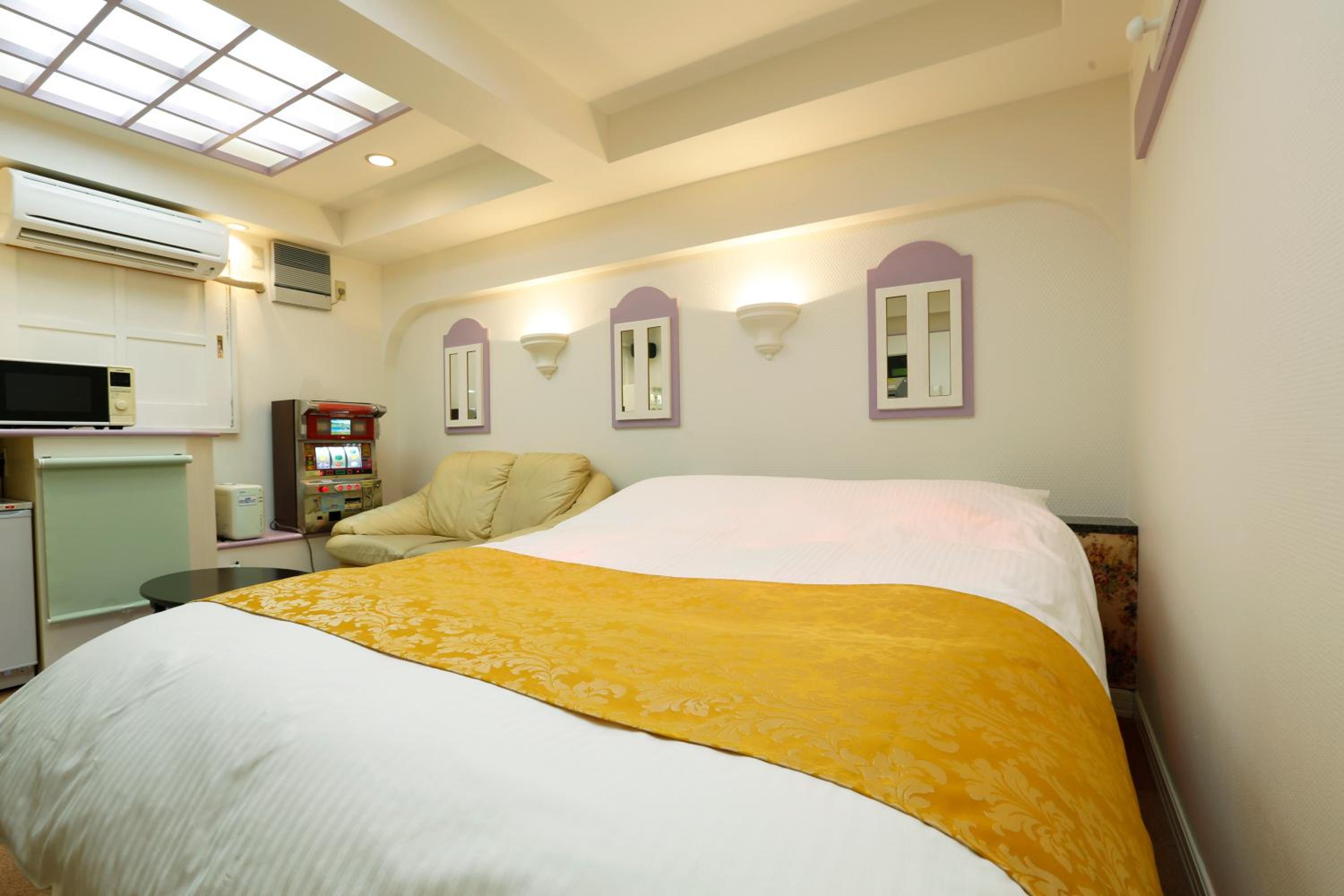 Standard Double Room - Photo 10