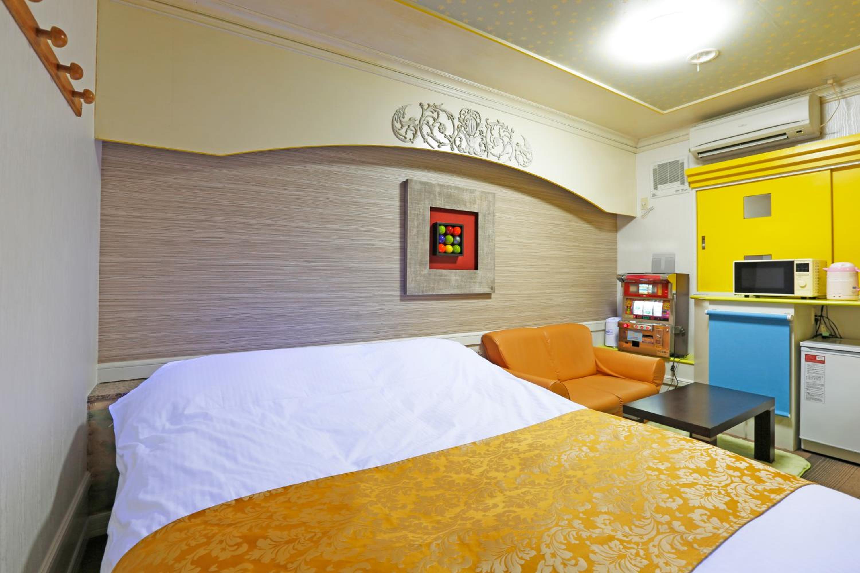 Standard Double Room - Photo 9