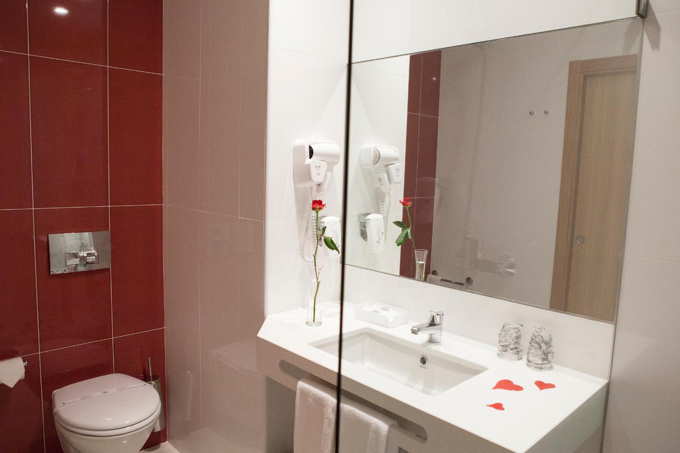 Superior Double Room With Romantic Package photo 2
