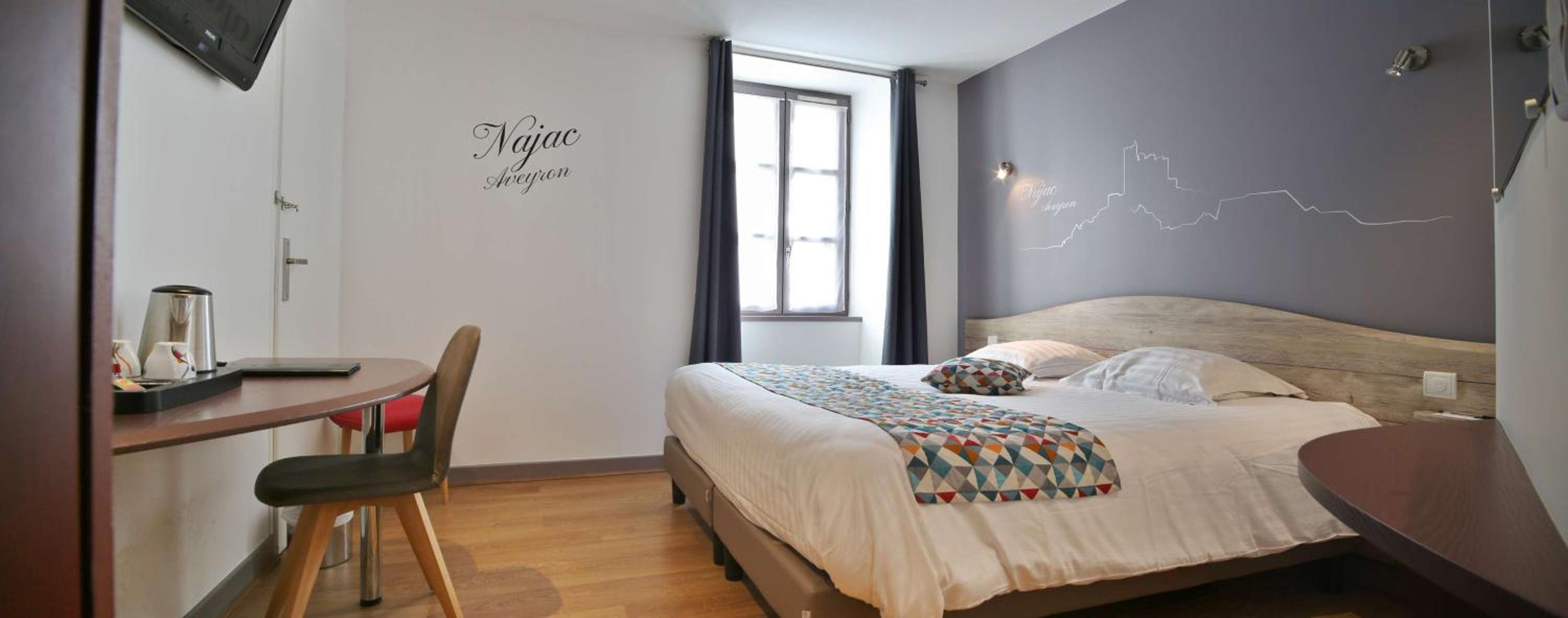Queen Room with Queen Bed and River View - Photo 1