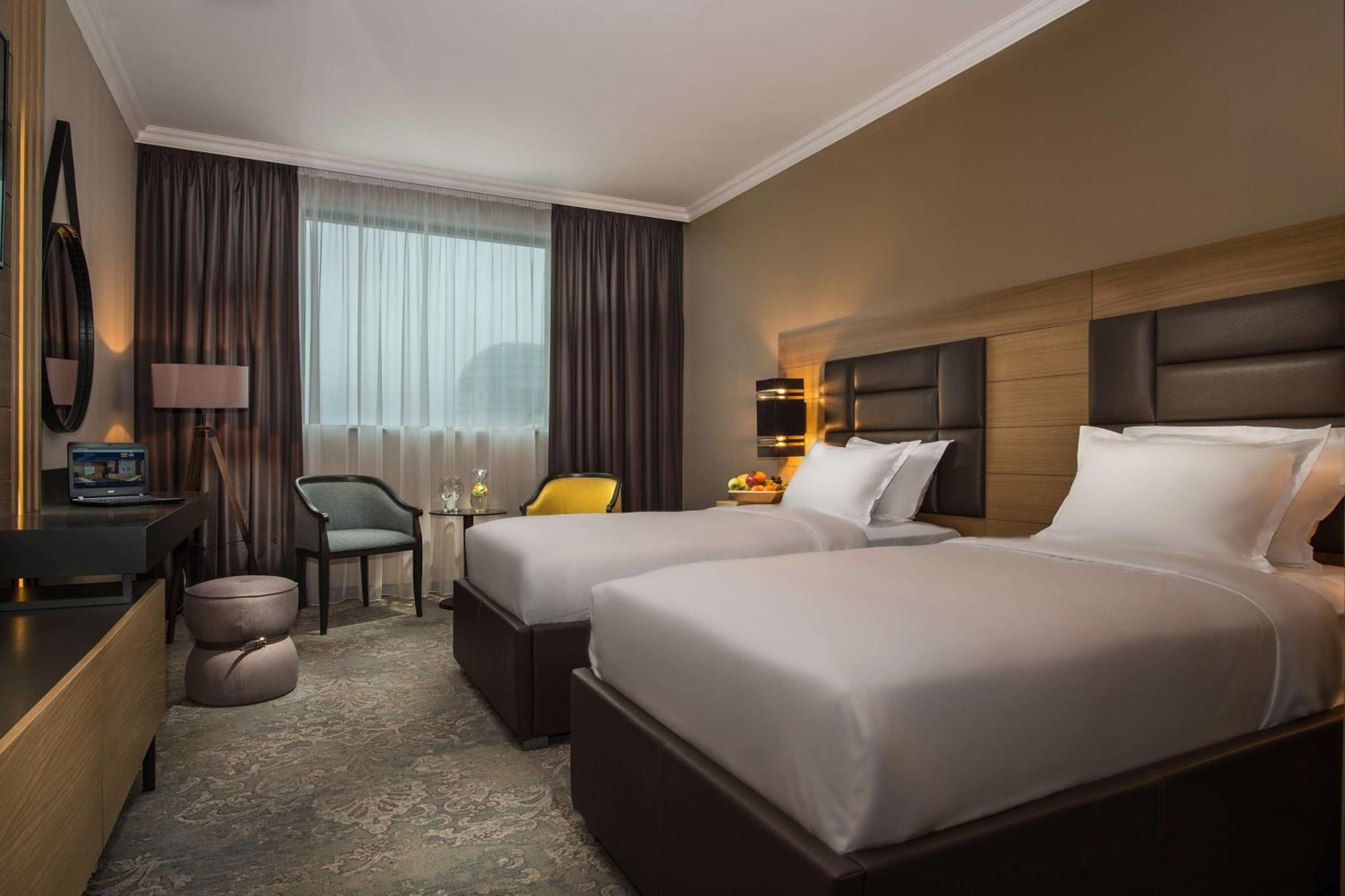 Superior Business Room - Two Single Beds with Complimentary Water, Free WiFi, Free Tea and Coffee Equipment photo 1