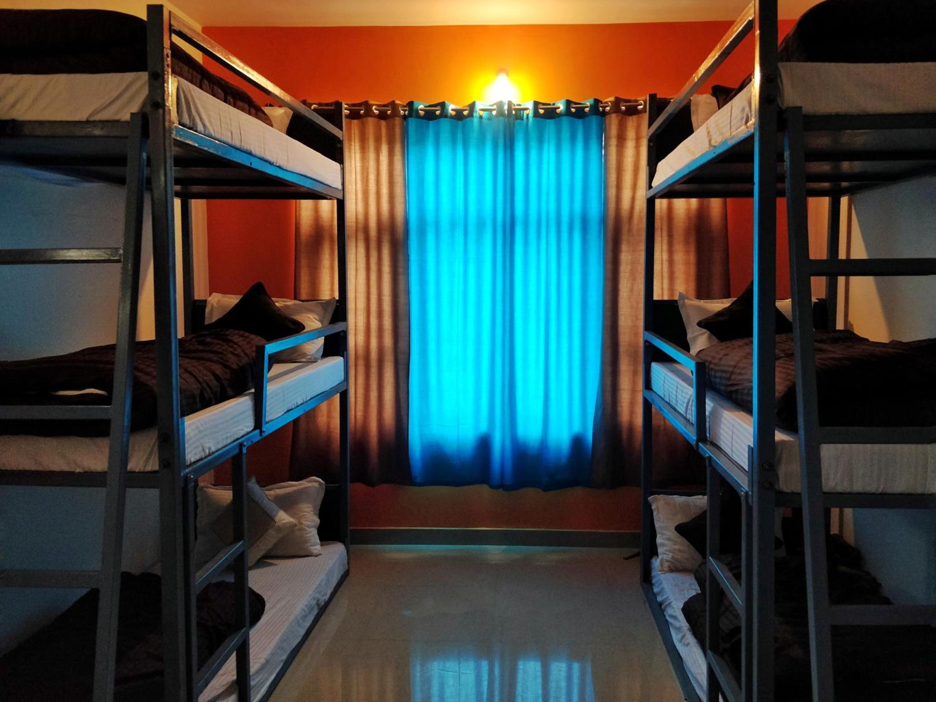 Bed in 6-Bed Mixed Dormitory Room photo 2