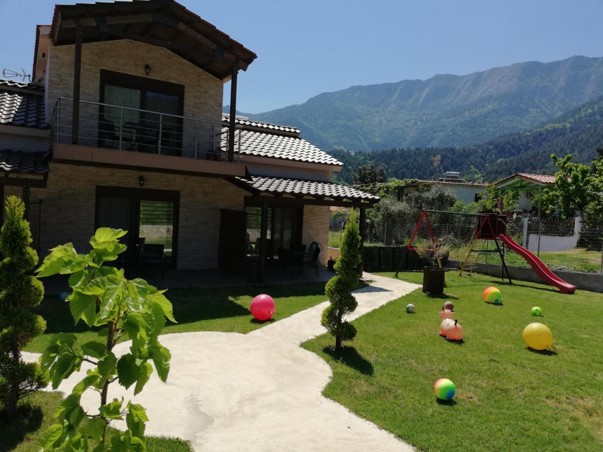Deluxe Double Room (2 Adults + 1 Child) - Photo 6