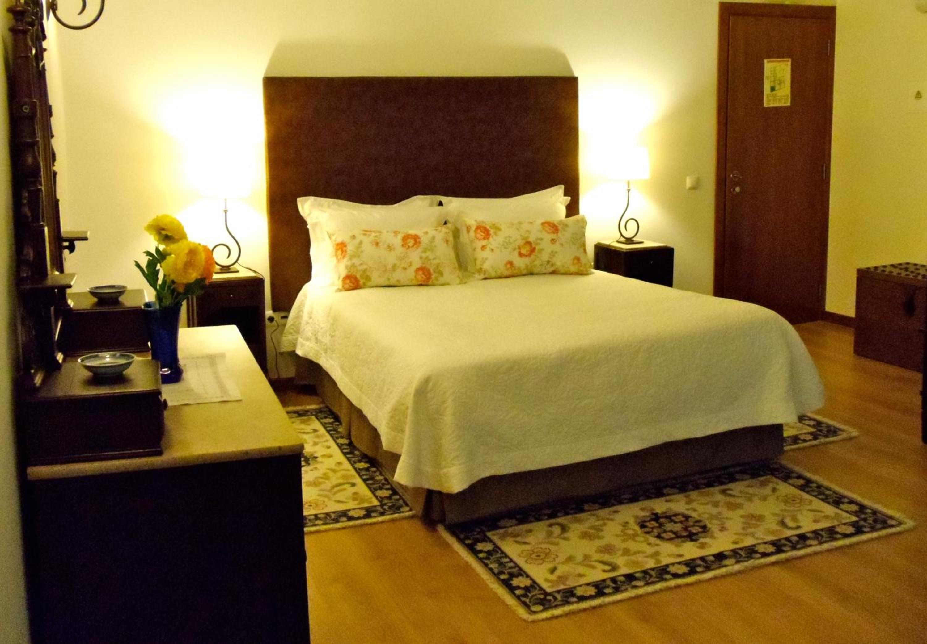 Suite - Photo 1