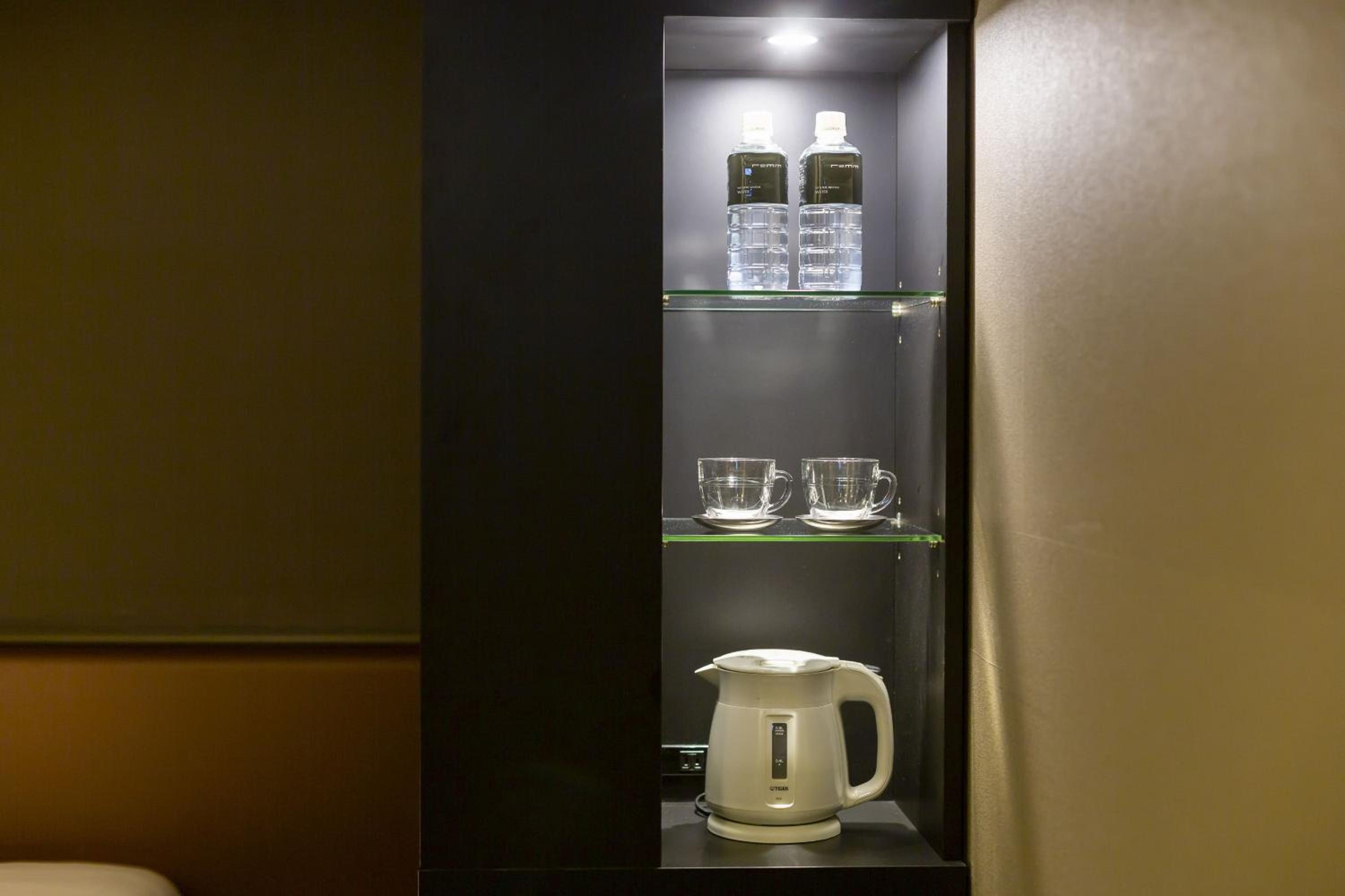 Small Twin Room - Non-Smoking photo 3