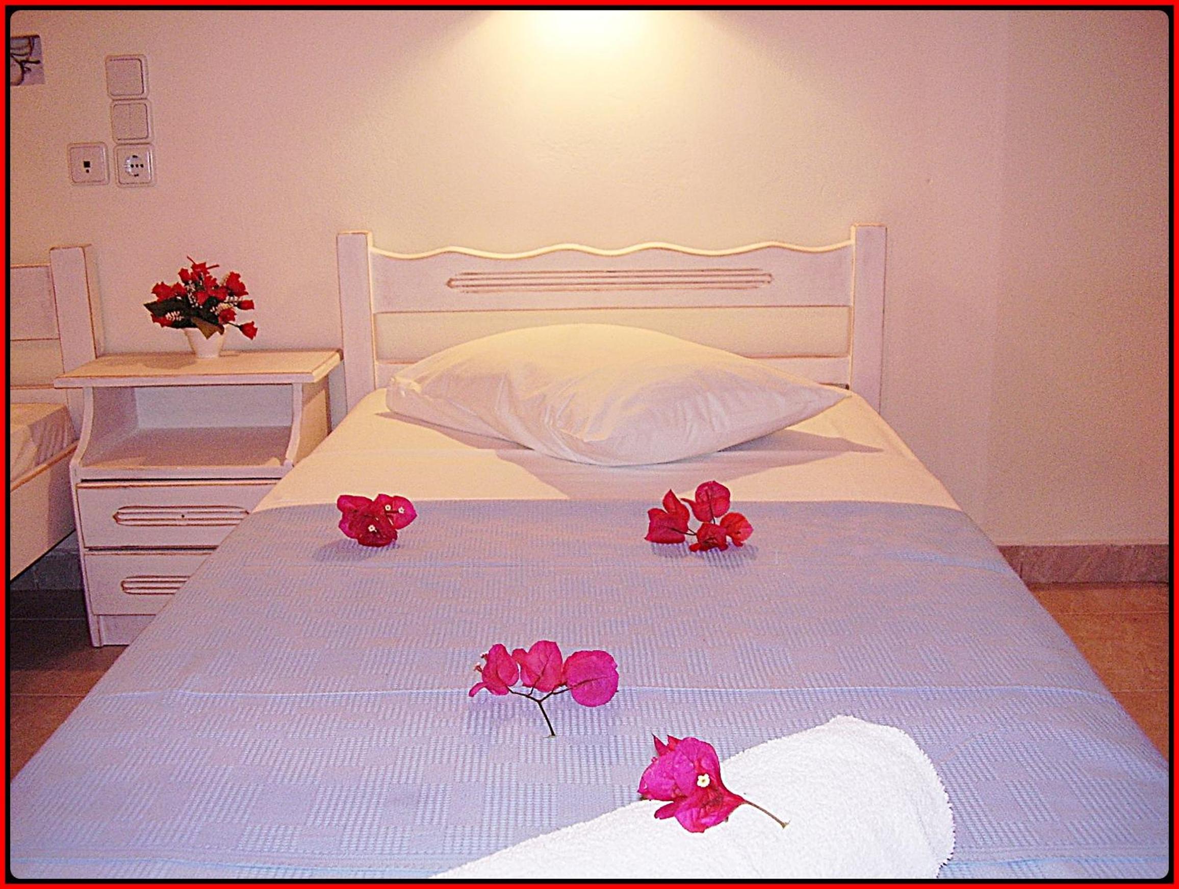 Studio (2 Adults)