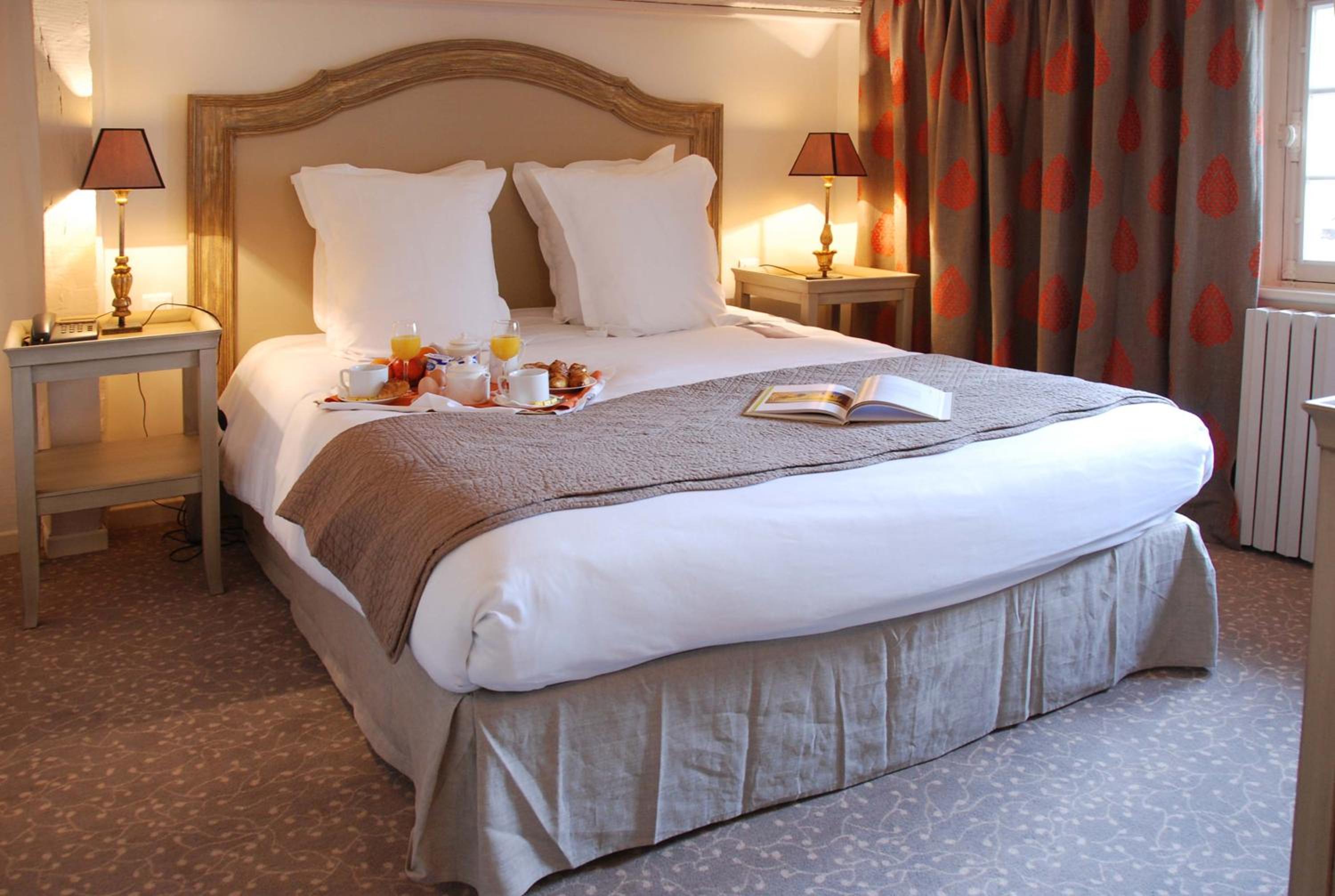Suite - Photo 6