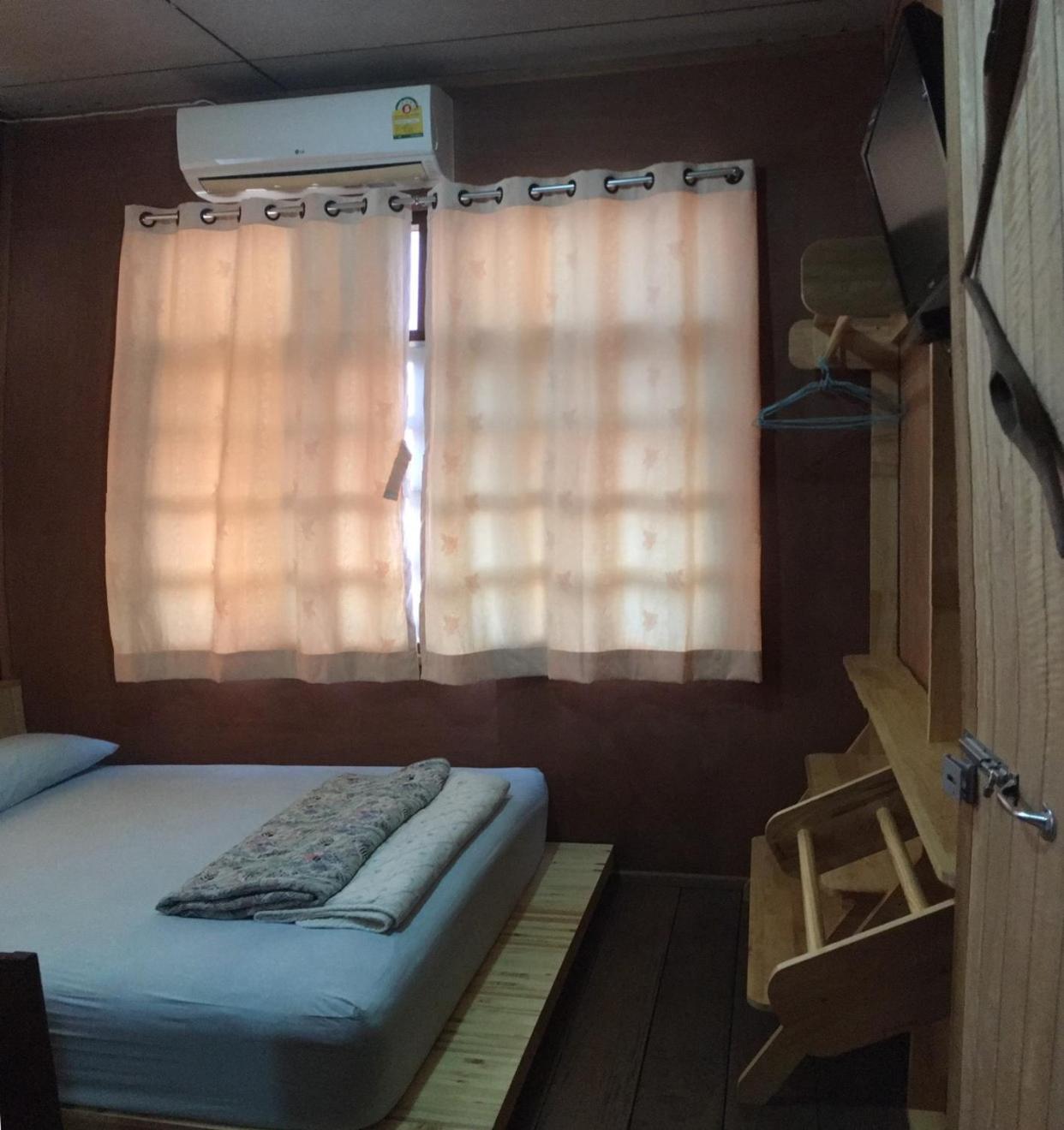 Budget Double Room - Photo 2