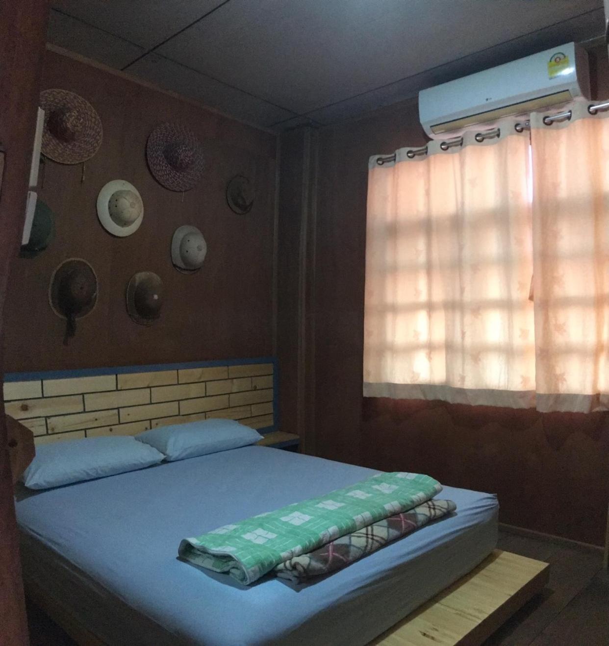 Budget Double Room - Photo 4