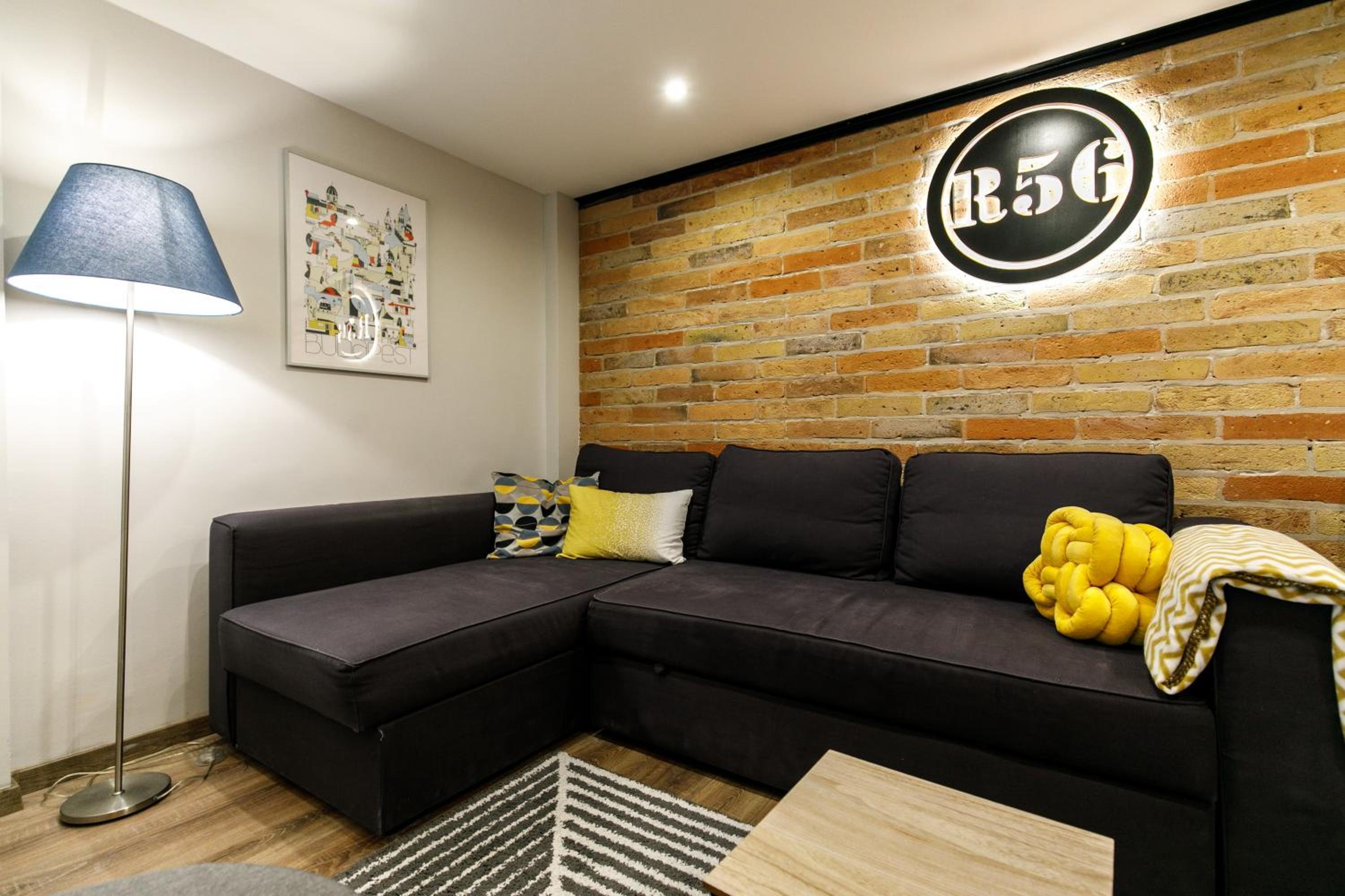 Apartment - Photo 20