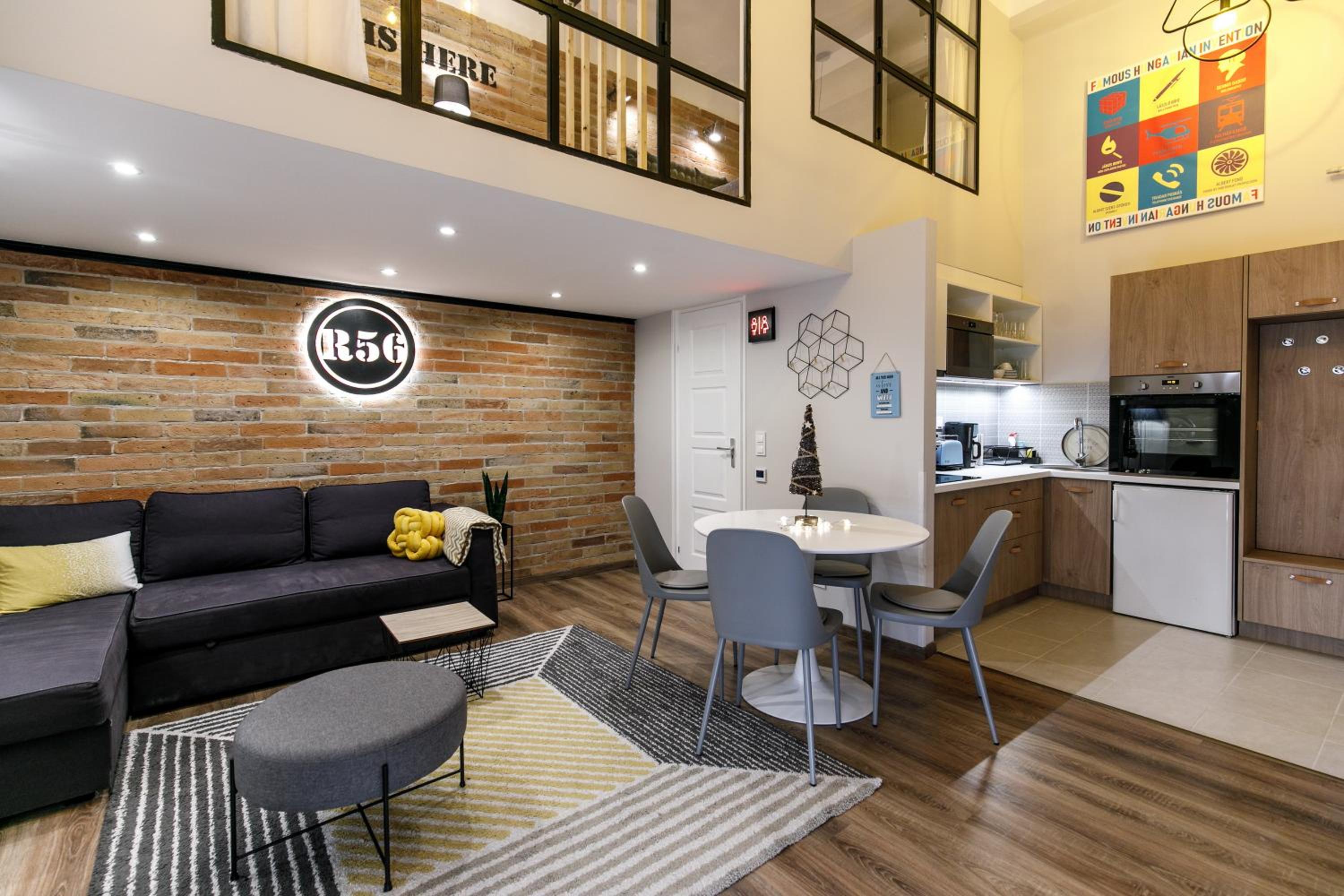Apartment - Photo 2