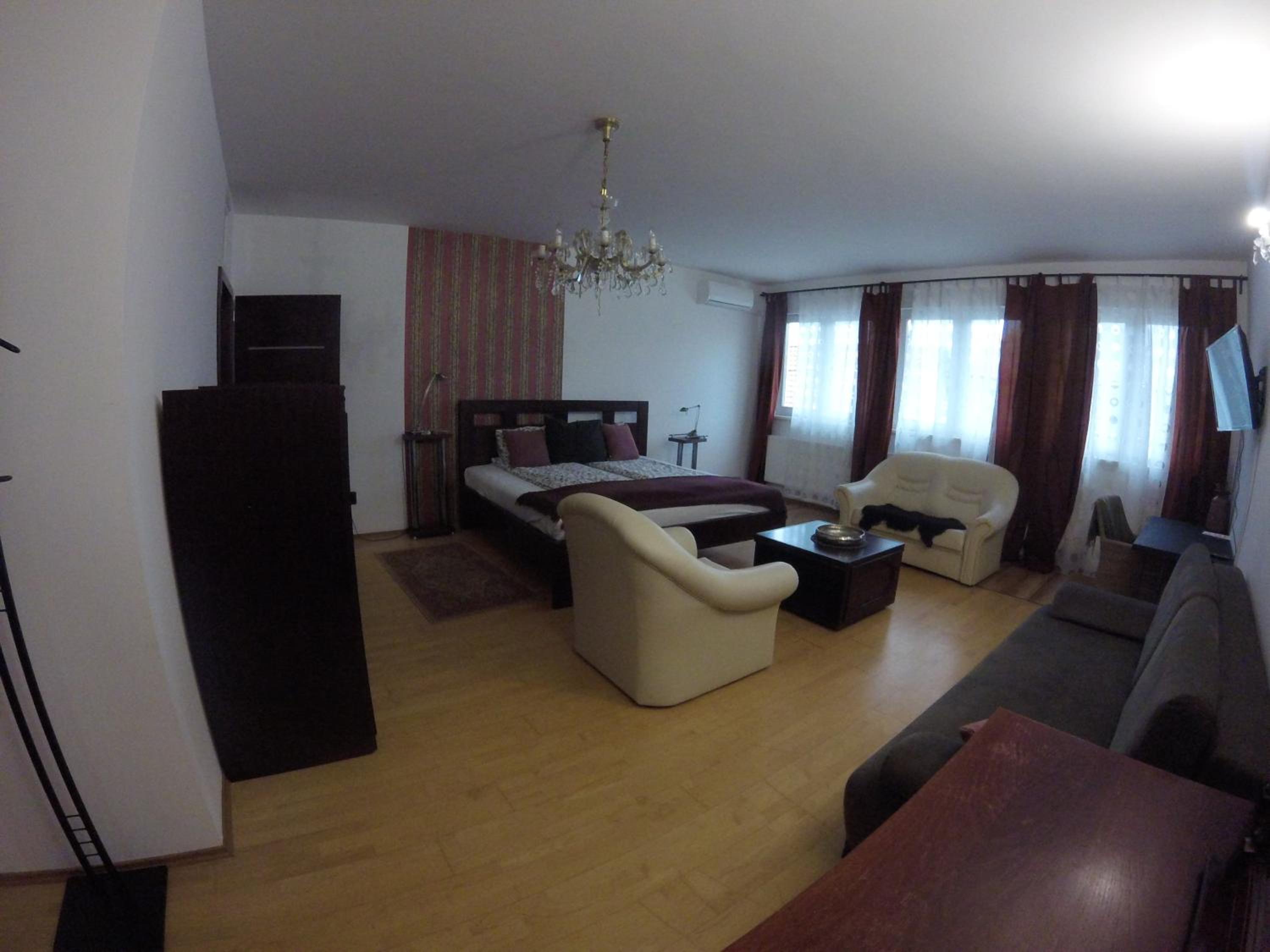 Deluxe Double or Twin Room photo 1