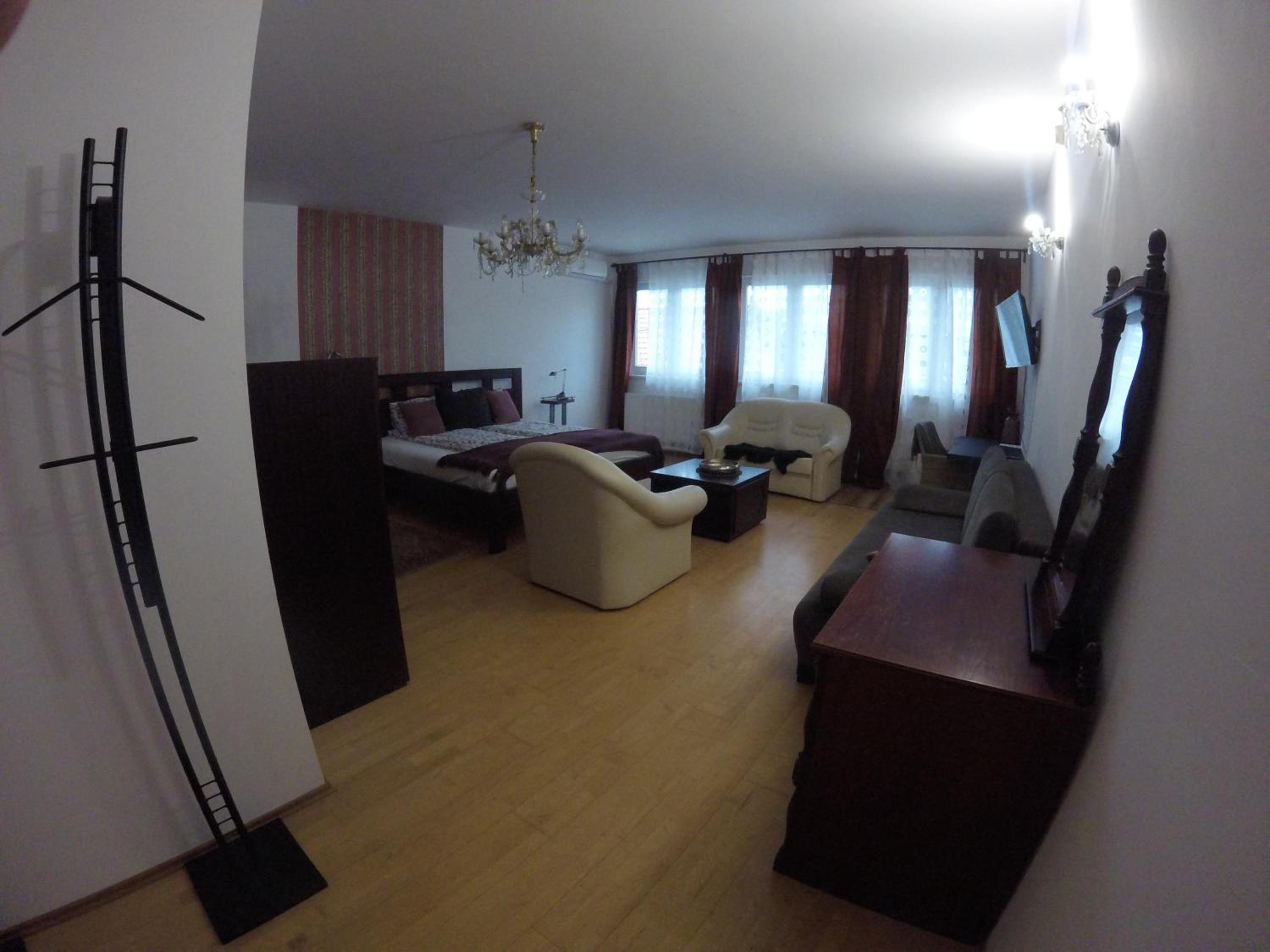 Deluxe Double or Twin Room photo 2