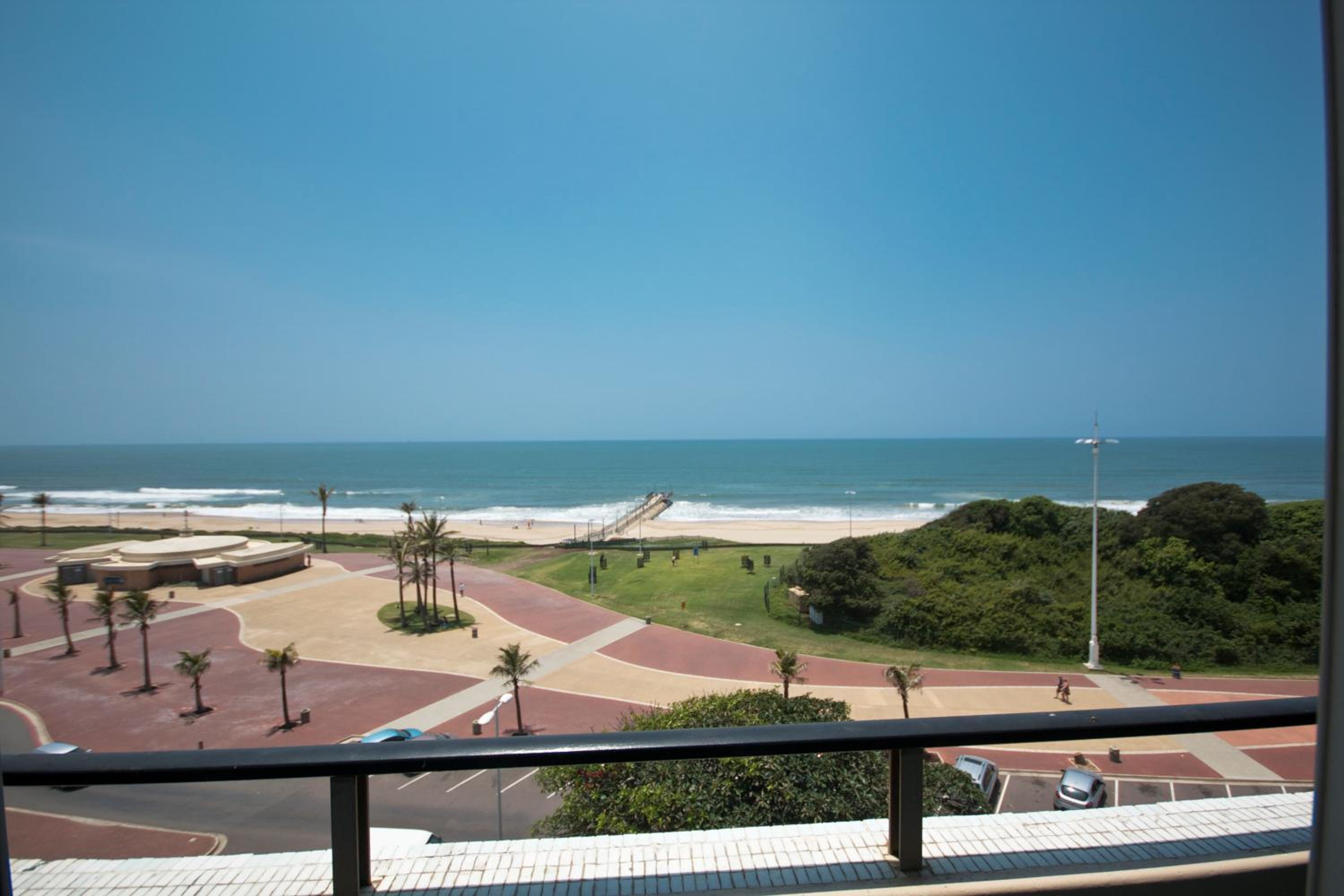 Deluxe King or Twin Room - Front Sea Facing