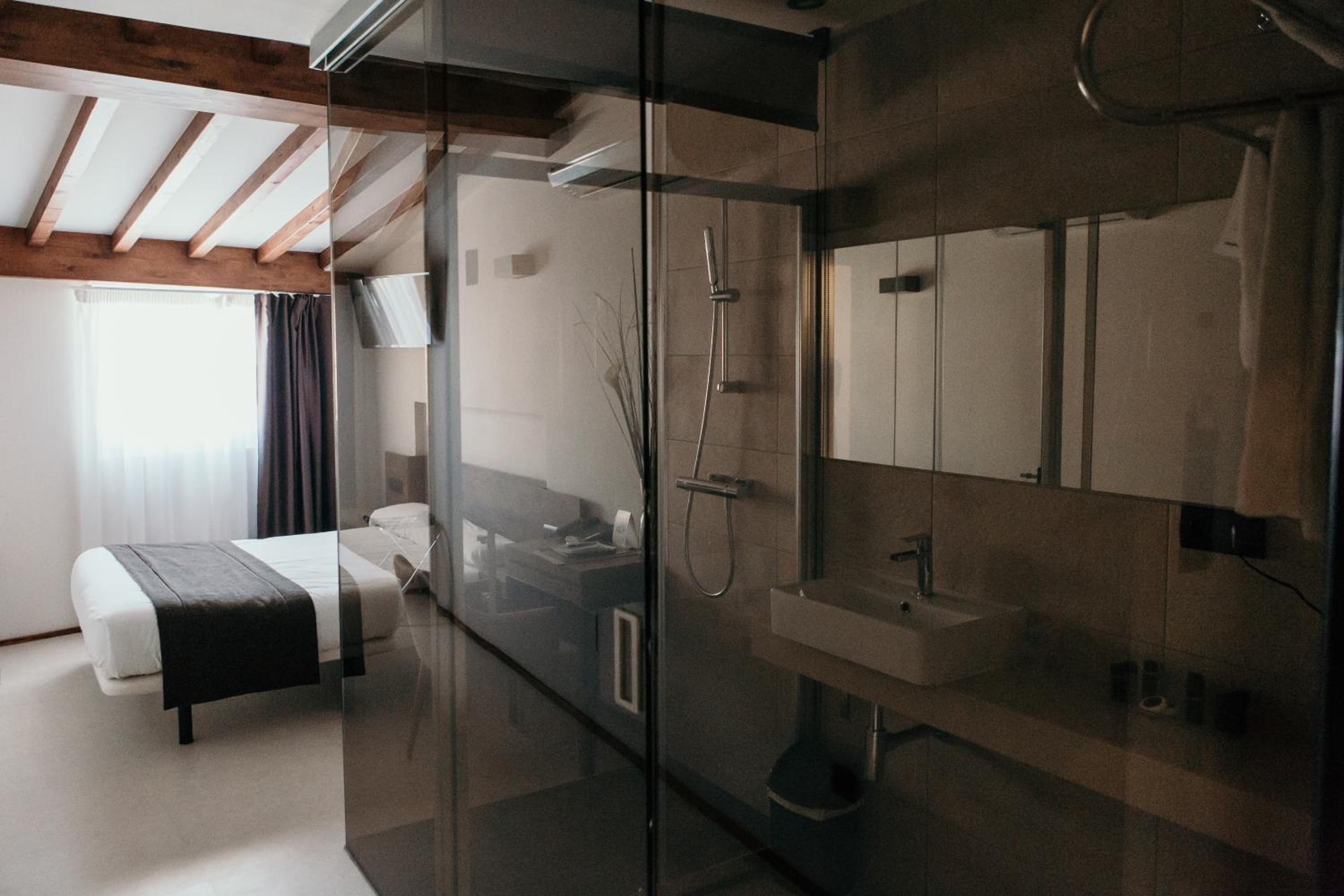 Standard Double Room With Wellness Access photo 2
