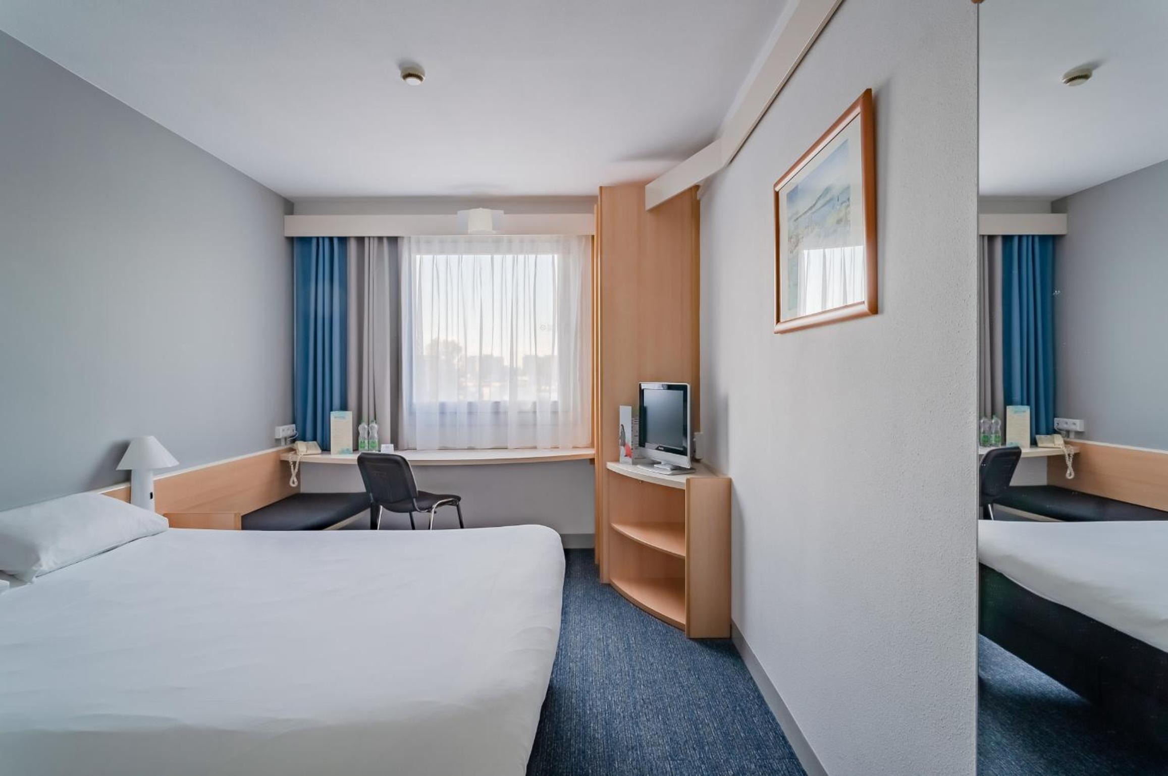 Double Room - Photo 5