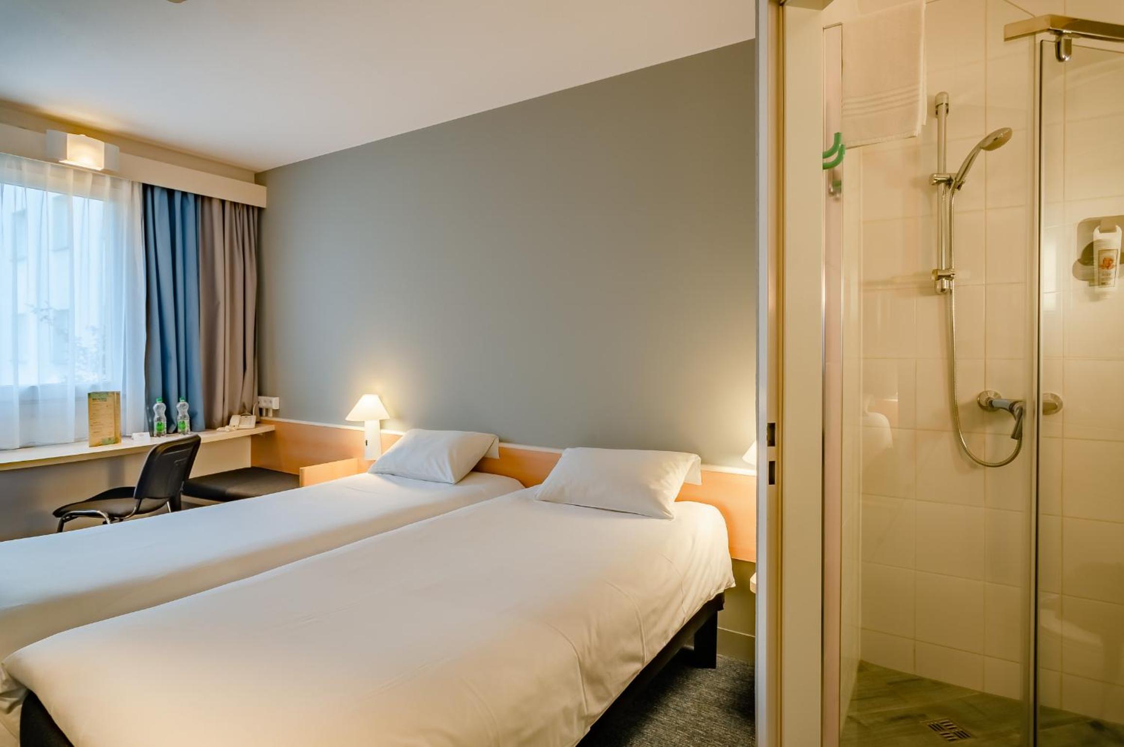 Twin Room - Photo 6