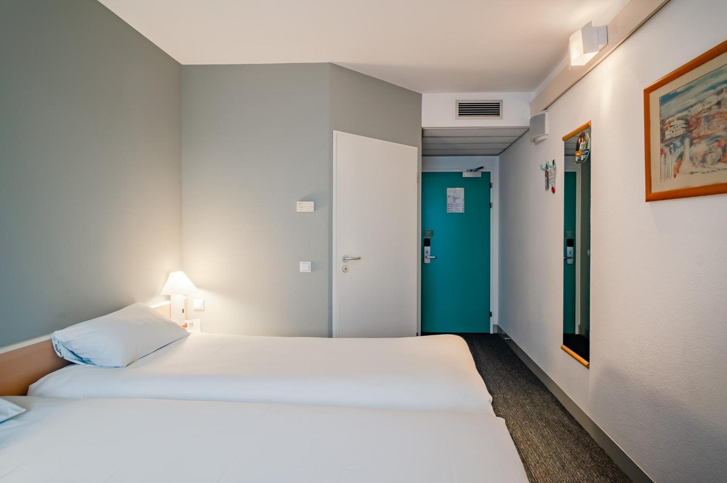 Twin Room - Photo 7