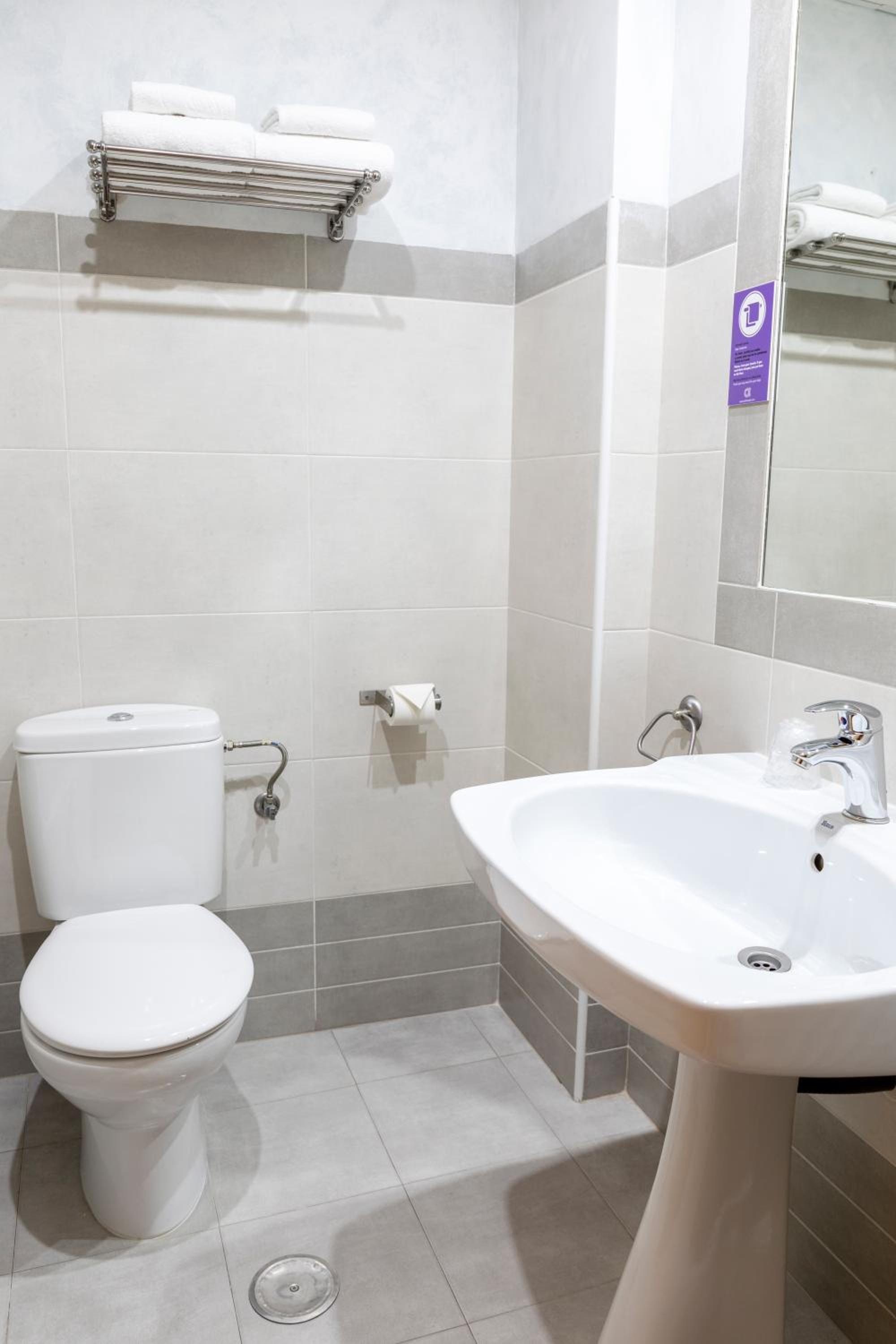 Single Room photo 2
