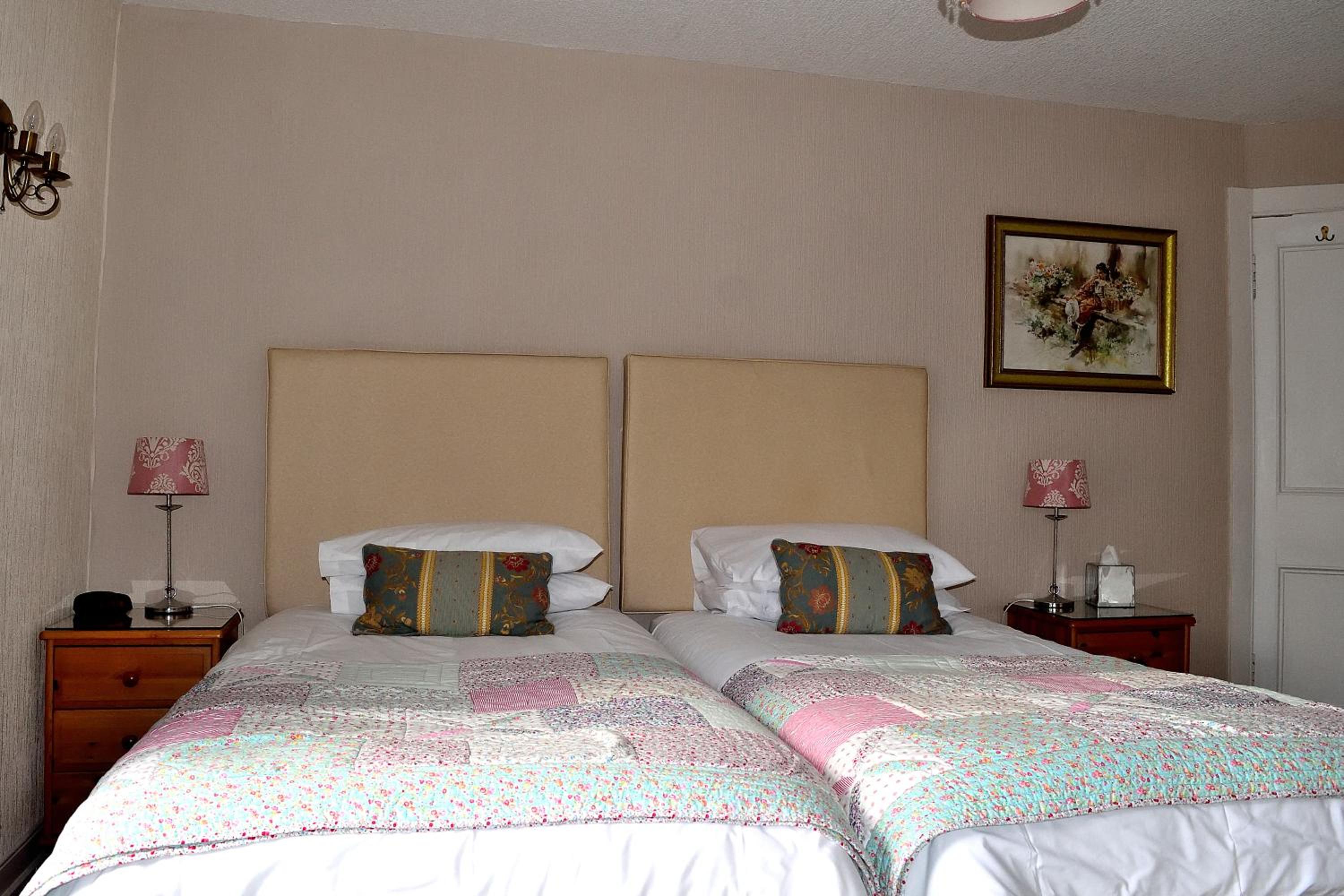 Standard Twin Room with Garden View