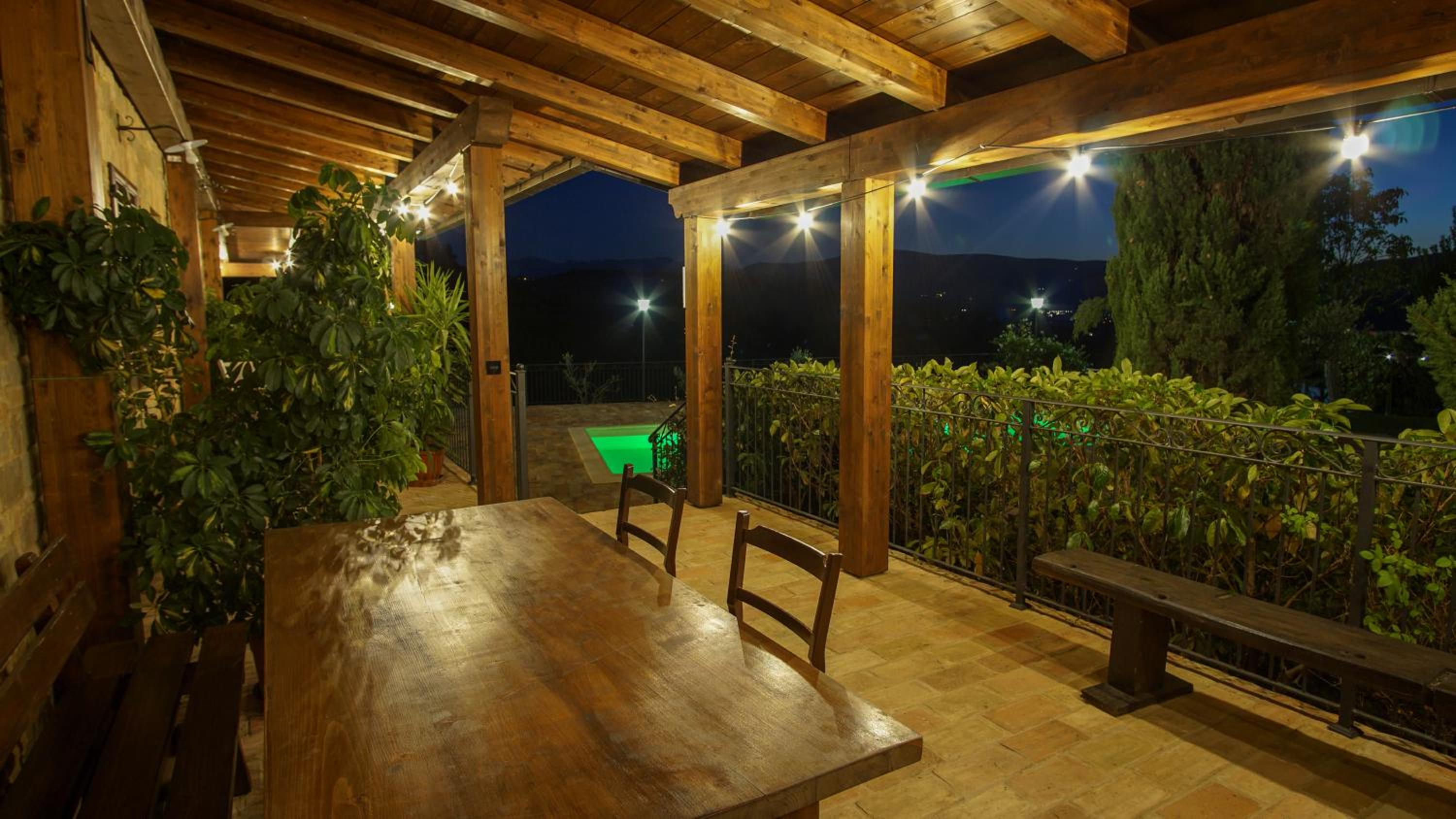 Two-Bedroom Apartment with Lake View photo 2