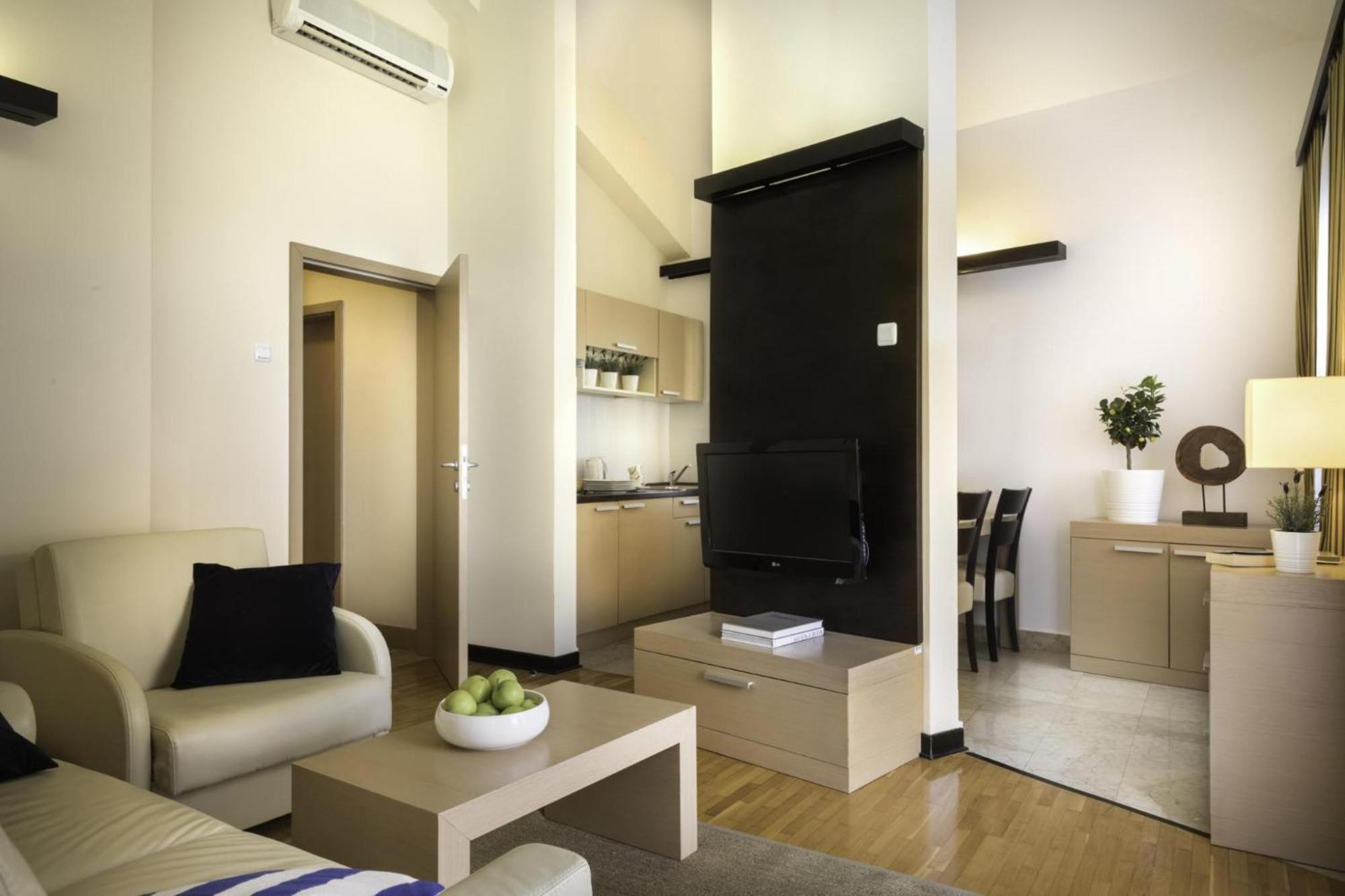 One-Bedroom Apartment (3 Adults)