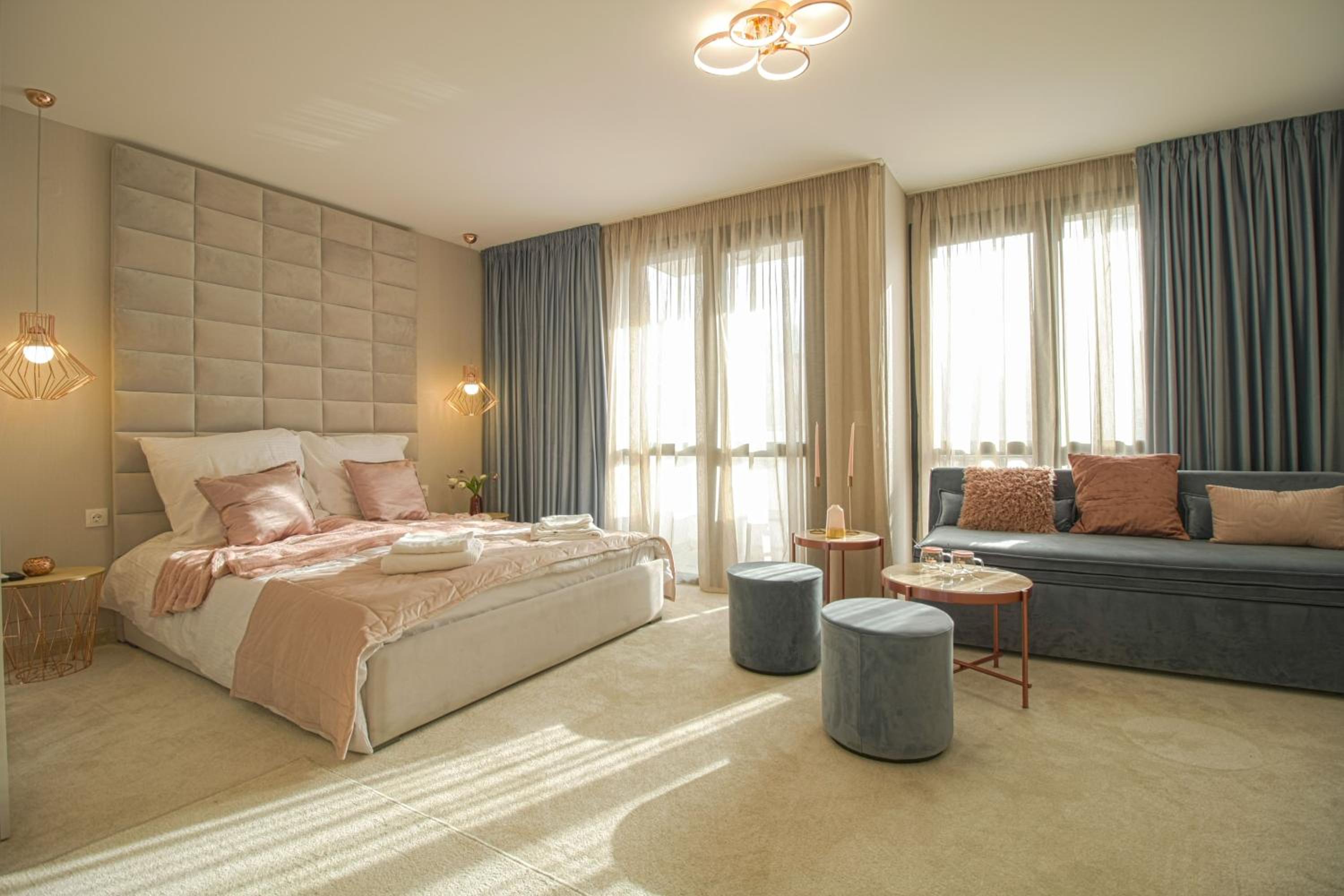 Superior Suite - Photo 12