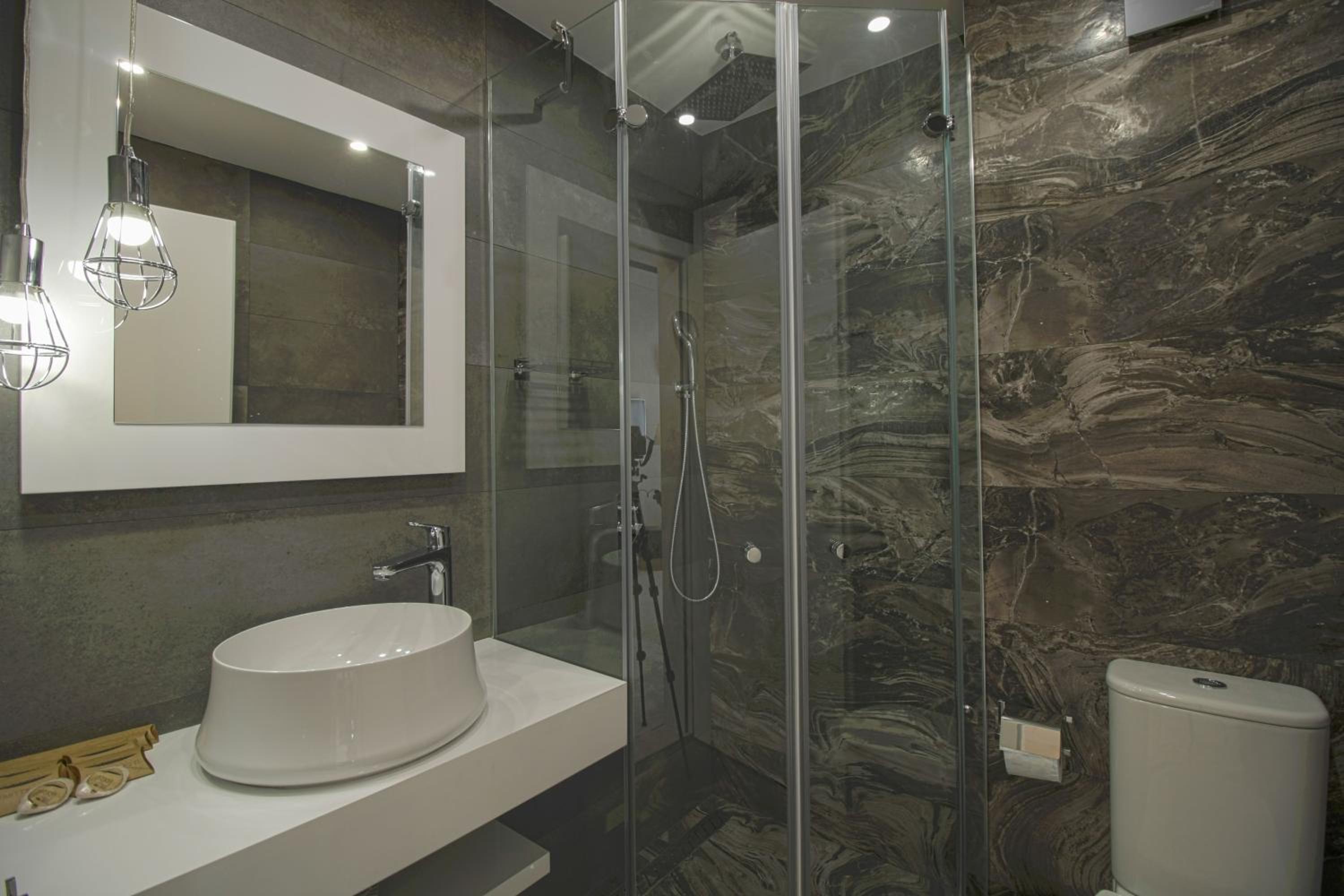 Superior Suite - Photo 10