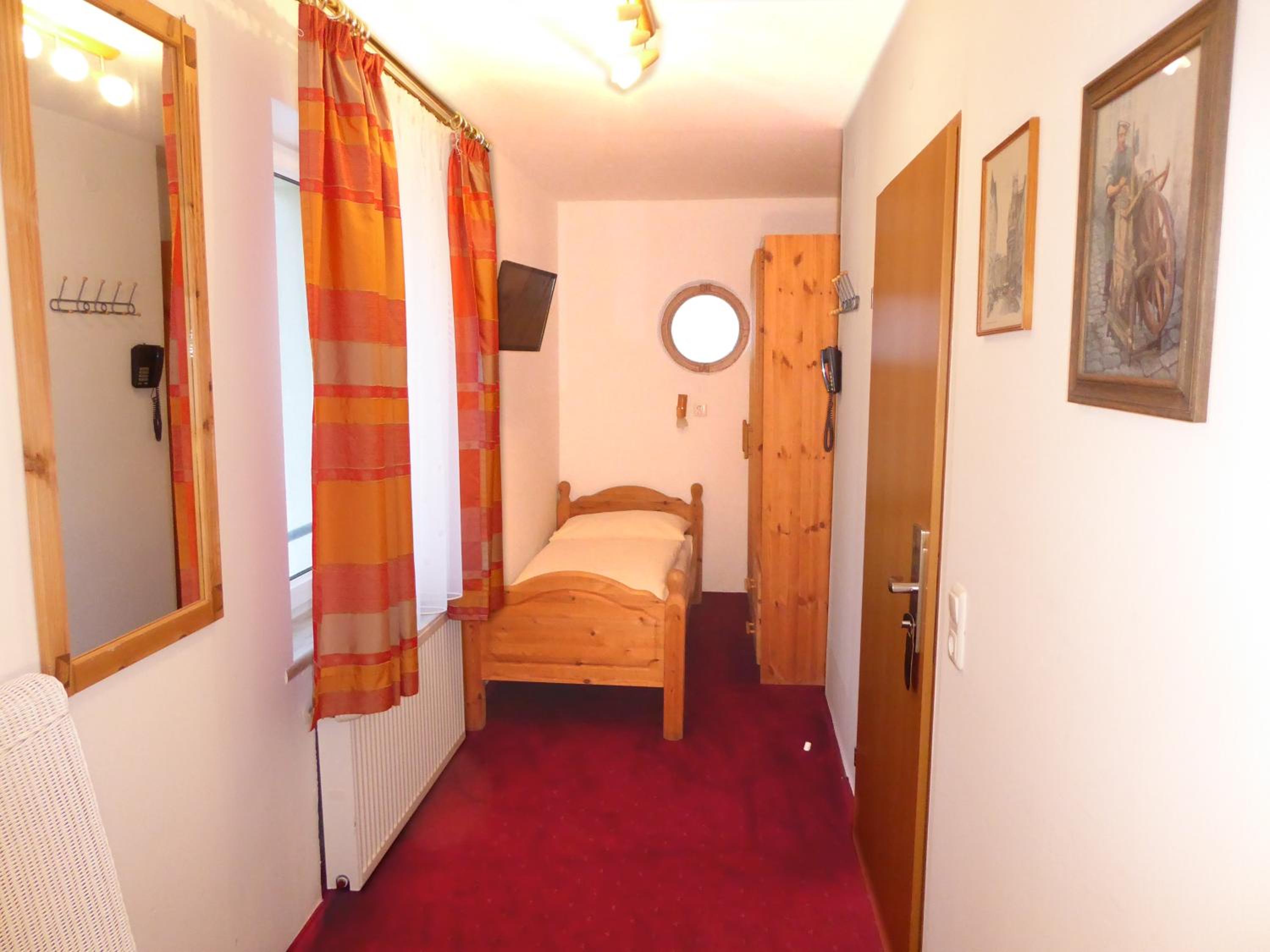 Single Room photo 1