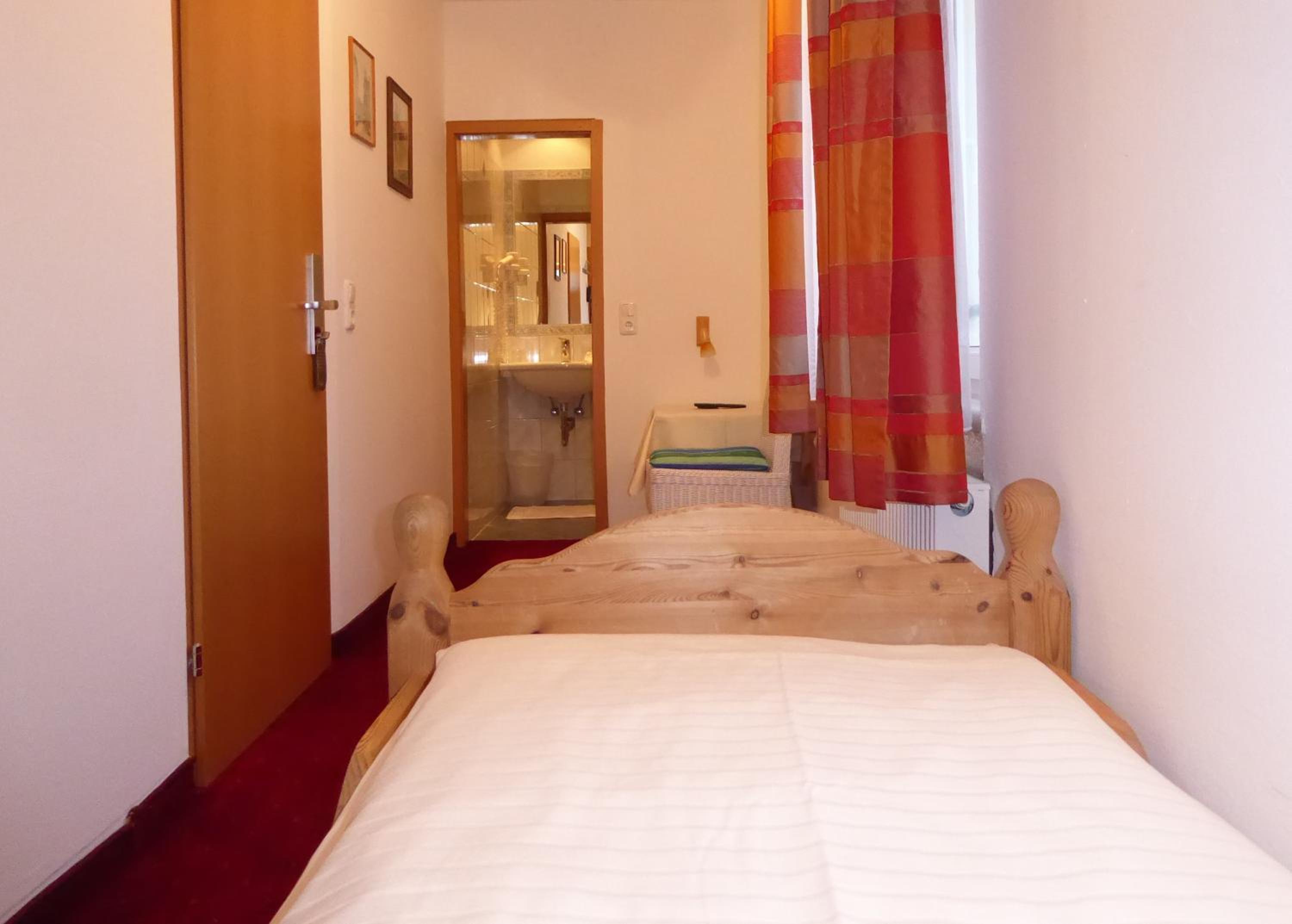 Single Room photo 3