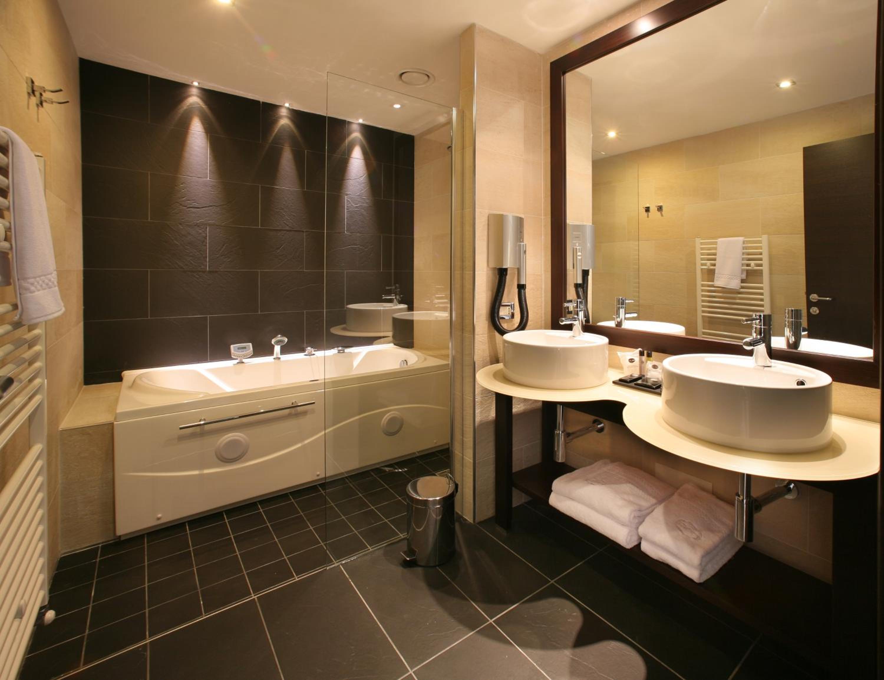 Suite - Photo 5