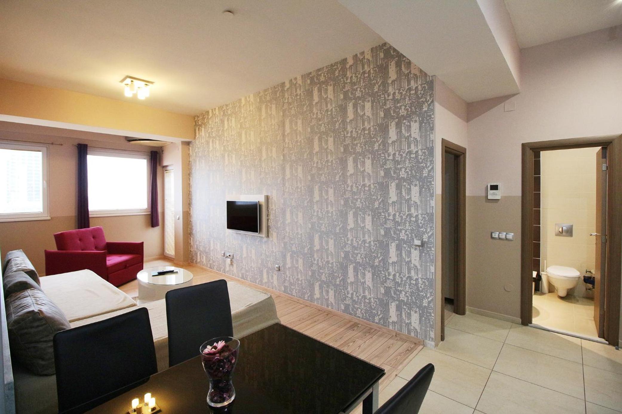 Superior One-Bedroom Apartment with Balcony (5 Adults) photo 1