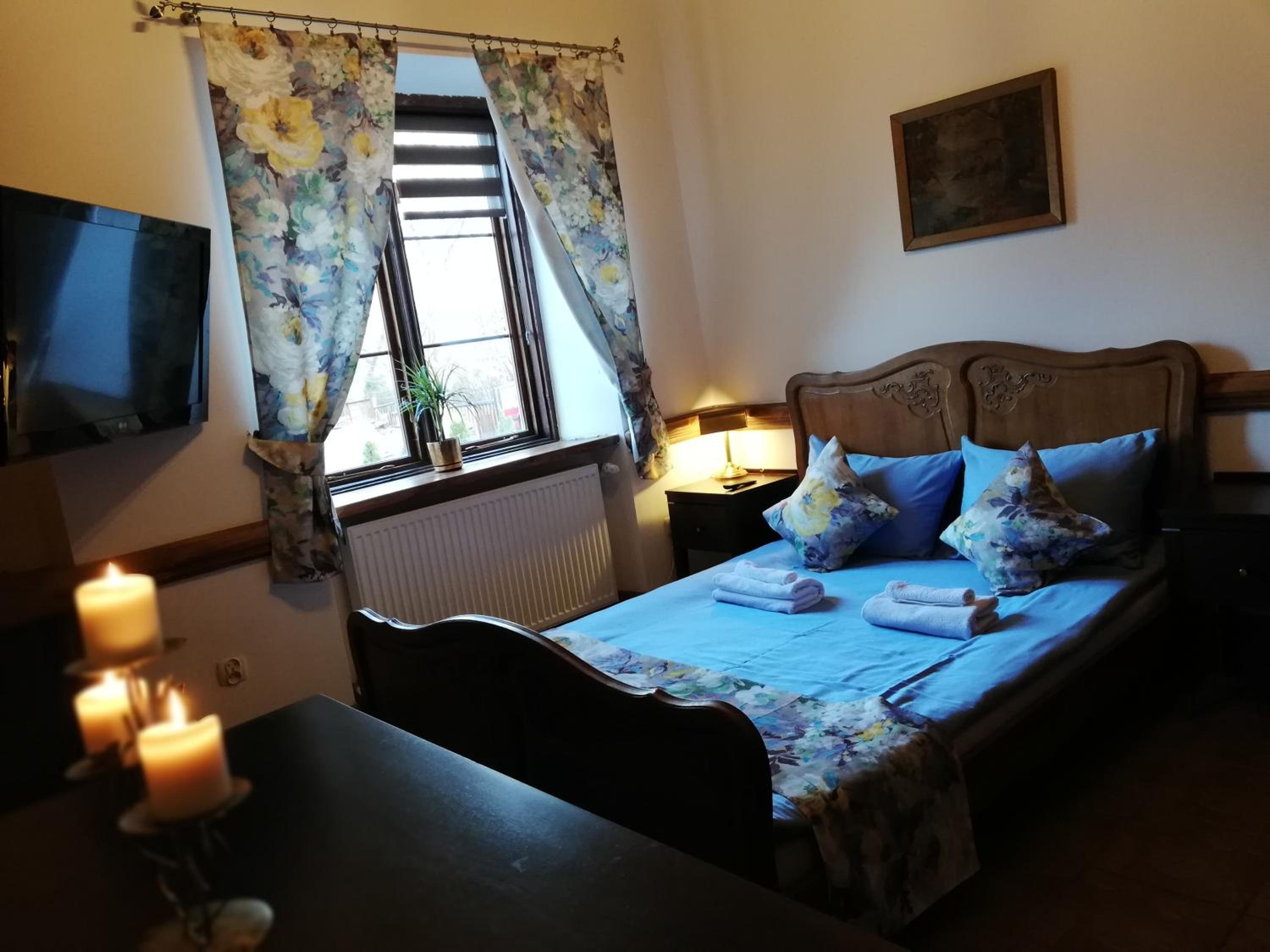 Double Room - Photo 6