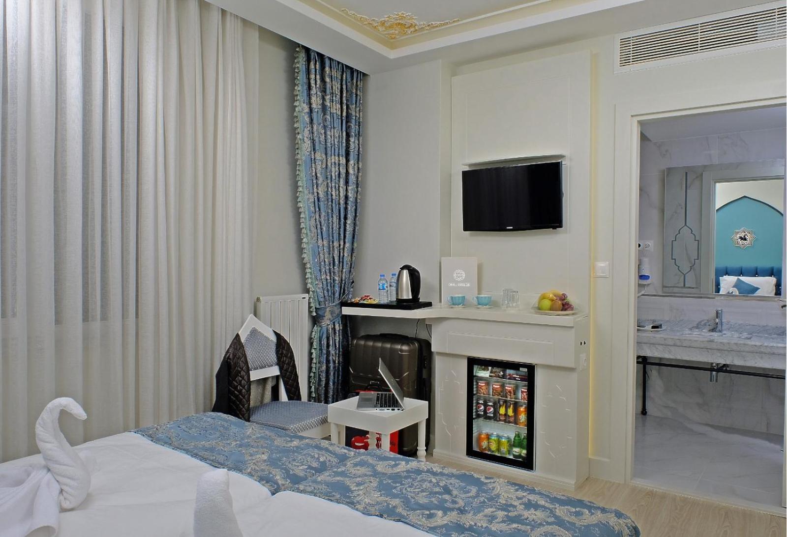 Double or Twin Room photo 3