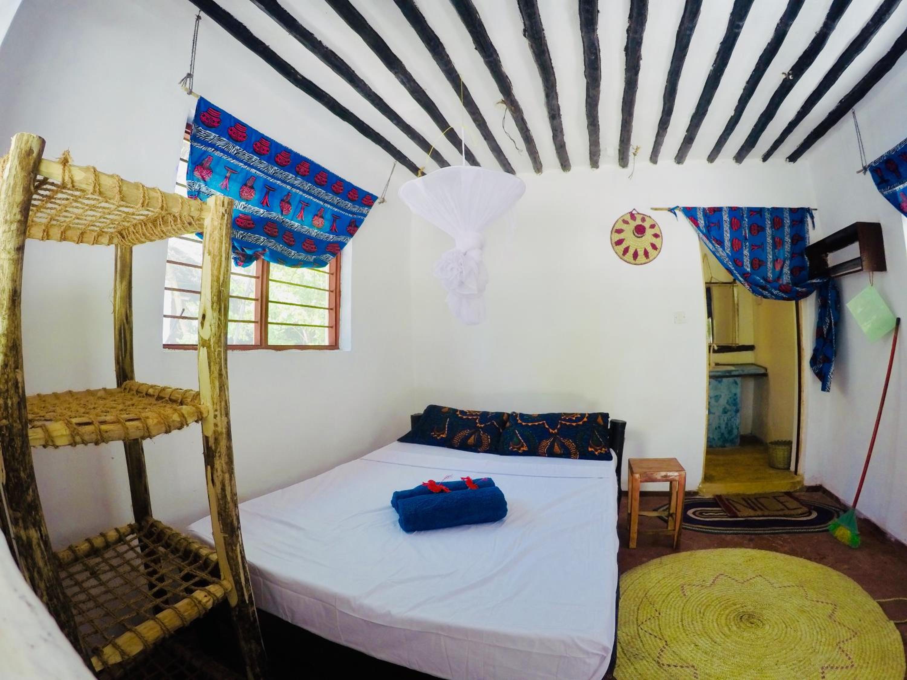 Bungalow with Fan